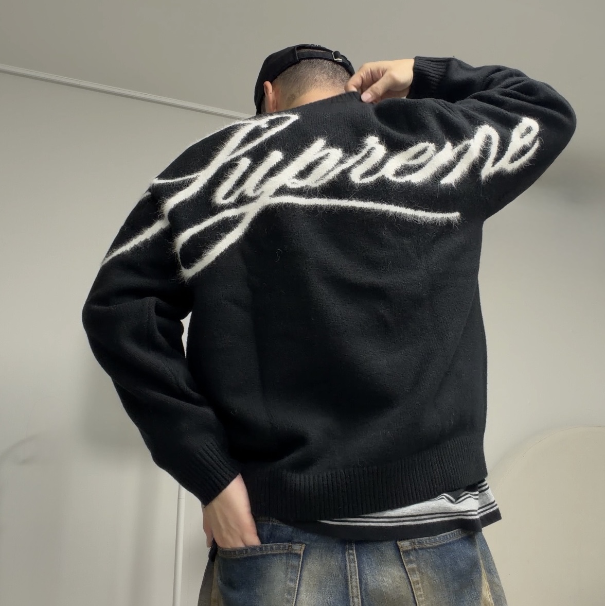 Supreme Angora Script STYLE | KREAM Supreme Angora Script Sweater