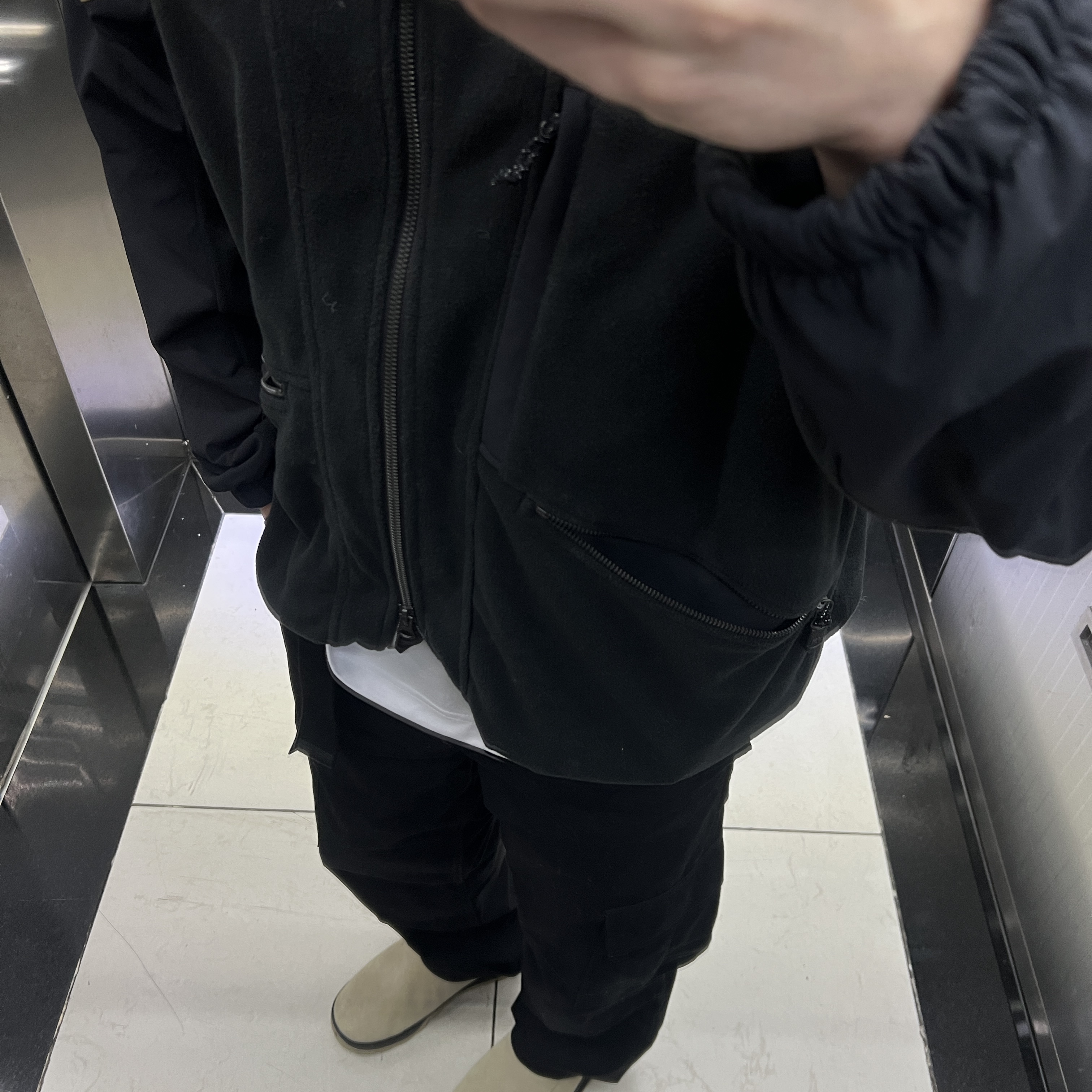 Nike ACG Rufus Limestone and Black, Carhartt WIP Columbia Ripstop Regular Cargo Pants Black 착용 스타일 - 2