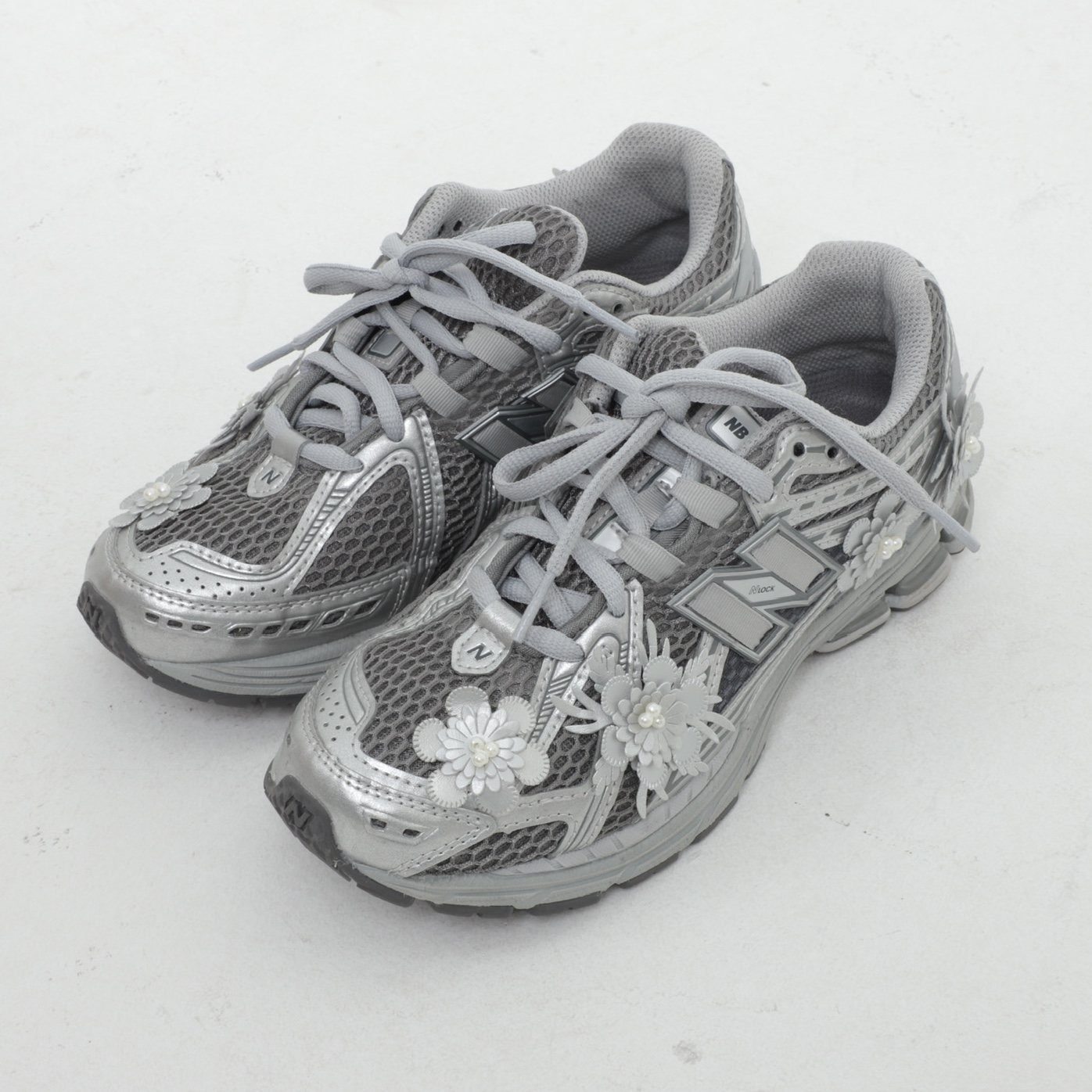 New Balance 1906R Harbor Grey Silver Metalic 착용 스타일 - 2