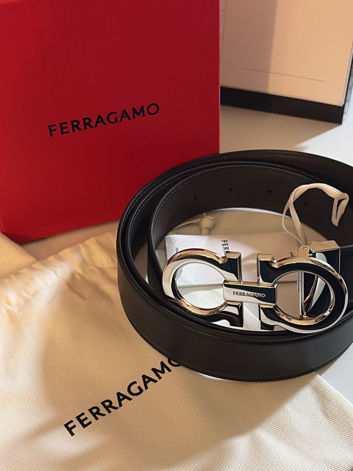 Ferragamo Reversible Adjustable Gancini Belt Black 착용 스타일