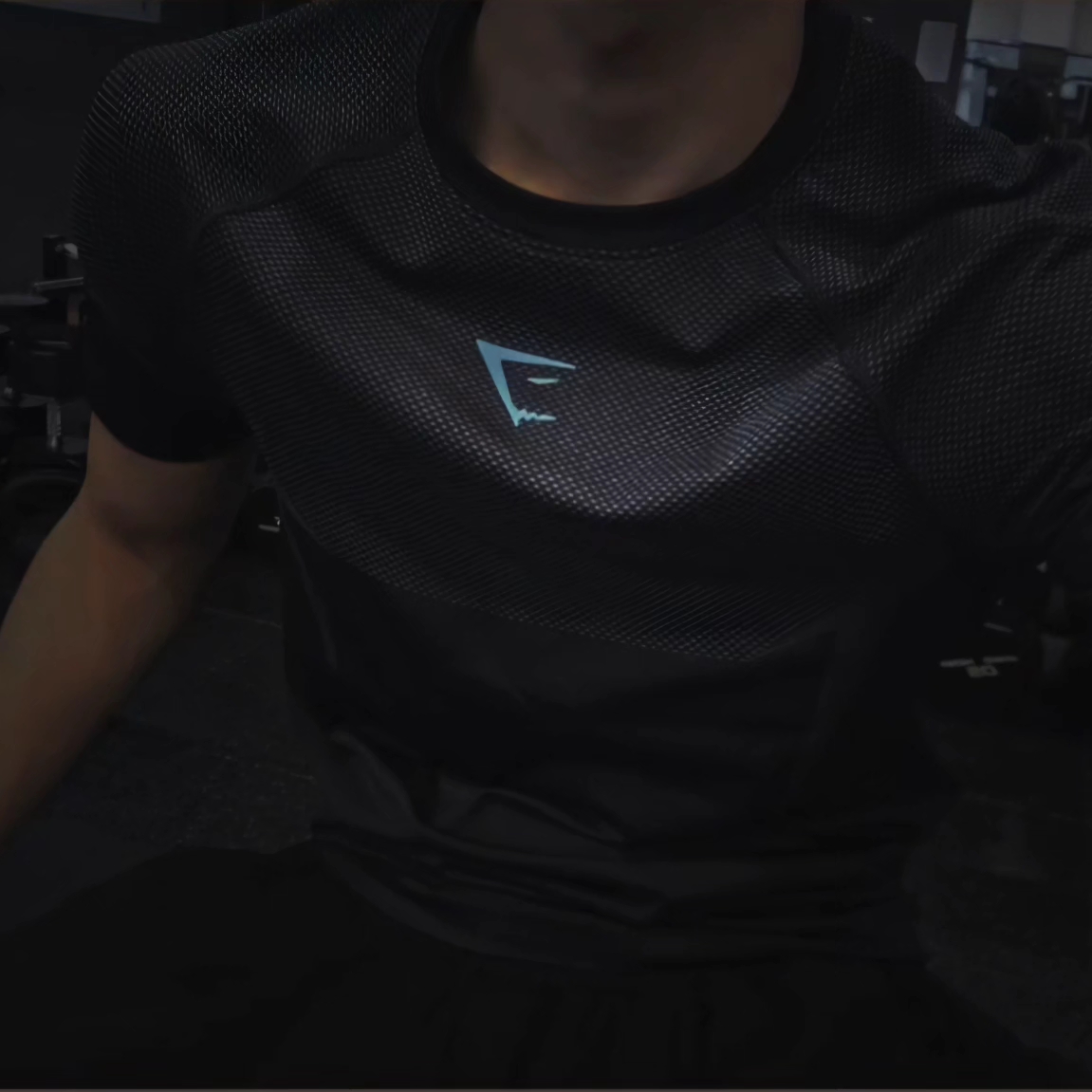 Gymshark Onyx 5.0 Seamless T-Shirt Black Onyx Grey 착용 스타일 - 2
