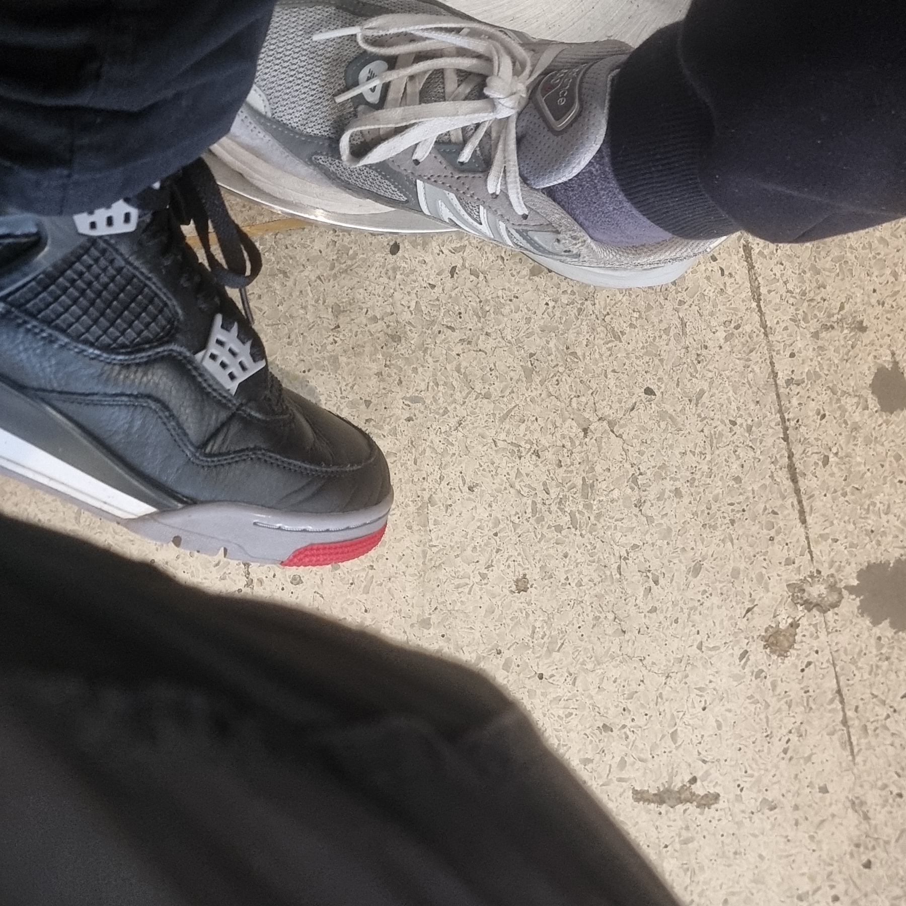 New Balance 990v6 Made in USA Grey - D Standard, Jordan 4 Retro Bred Reimagined 착용 스타일