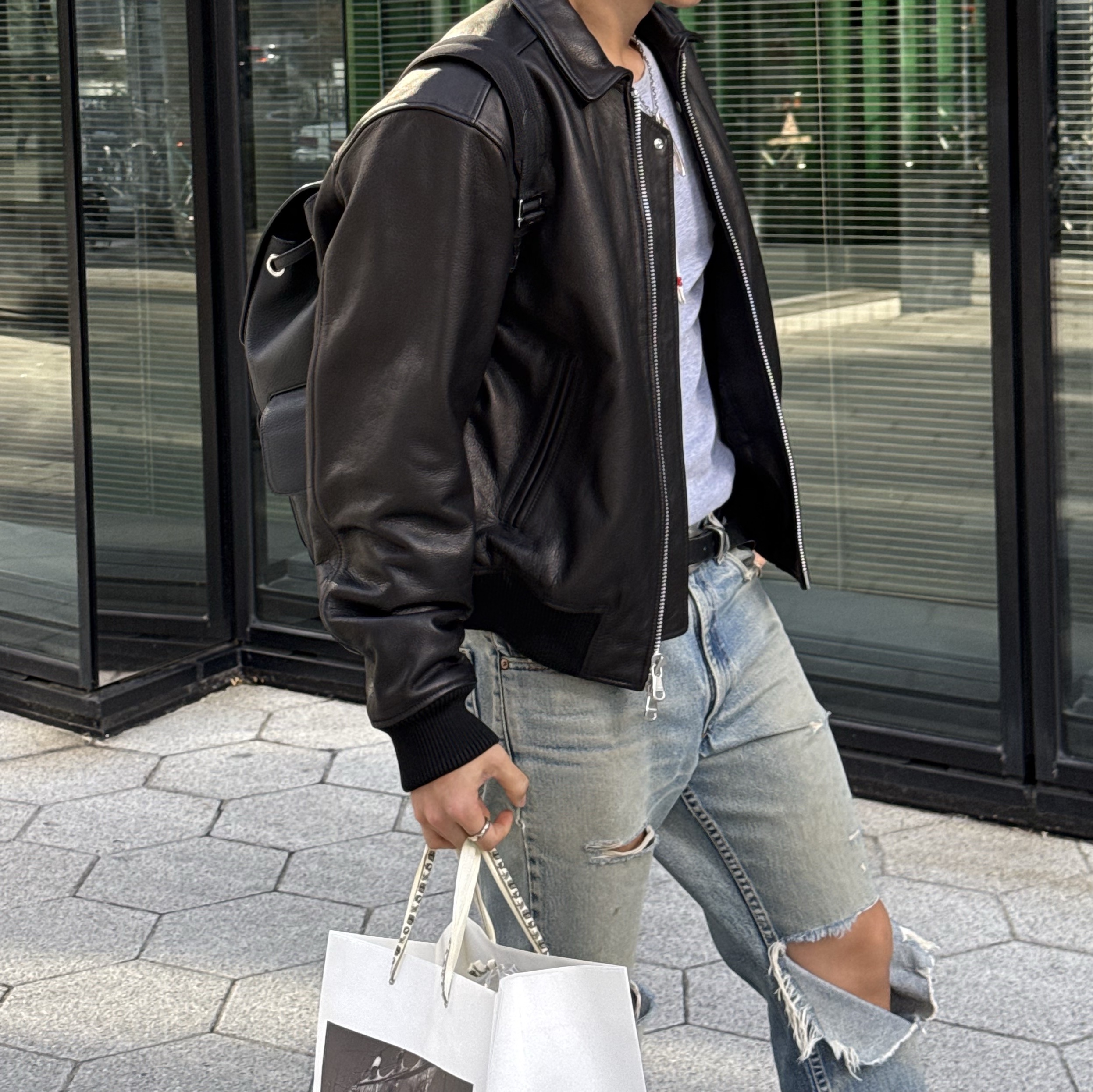 Stussy Leather Flight Jacket Black 착용 스타일 - 3