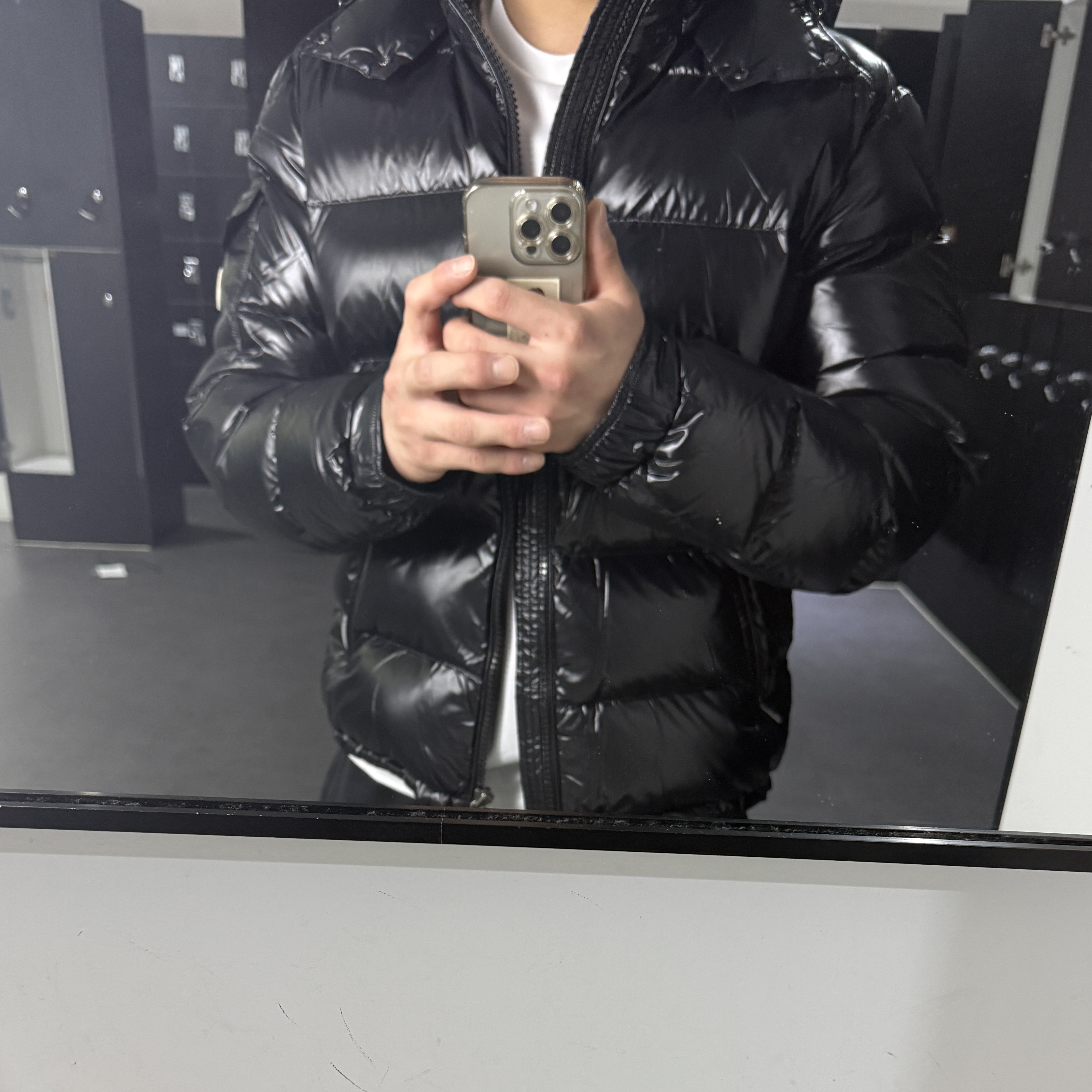 Moncler Maya Hooded Short Down Jacket Black - 25FW 착용 스타일 - 3