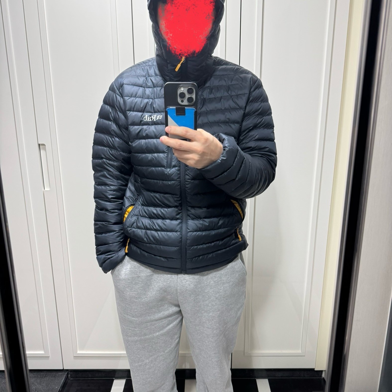 Rab Microlight Alpine Jacket Beluga 착용 스타일