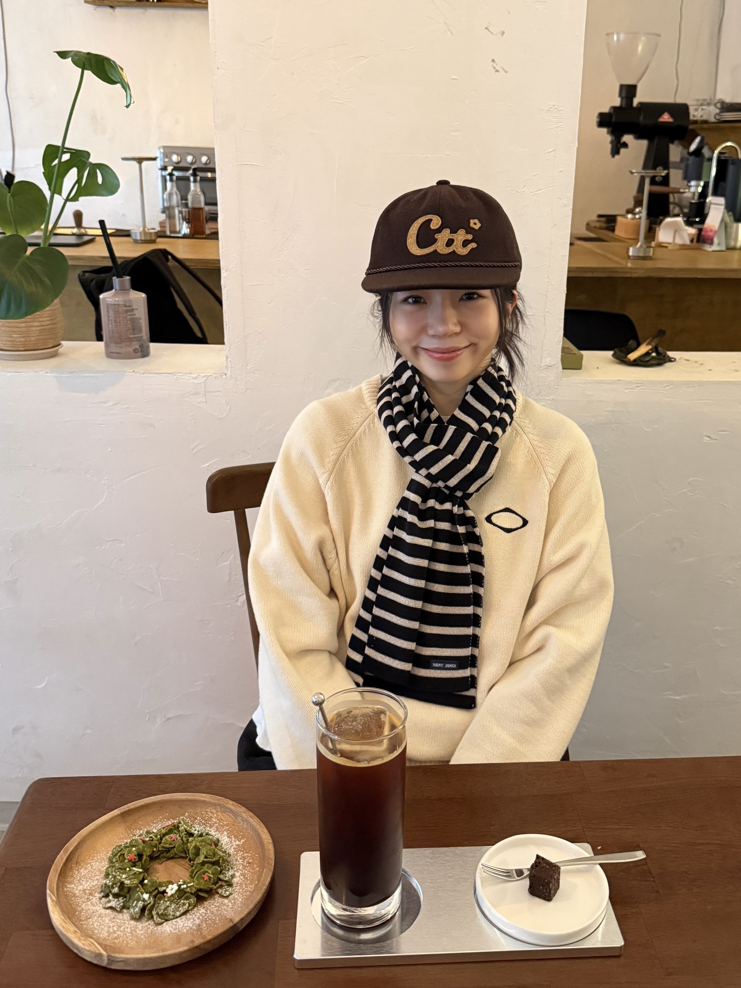 COTTE CTT Melton Wool Rope Cap Brown, Maison Mihara Yasuhiro Peterson OG Sole Canvas Low-top Sneakers Natural 착용 스타일 - 4