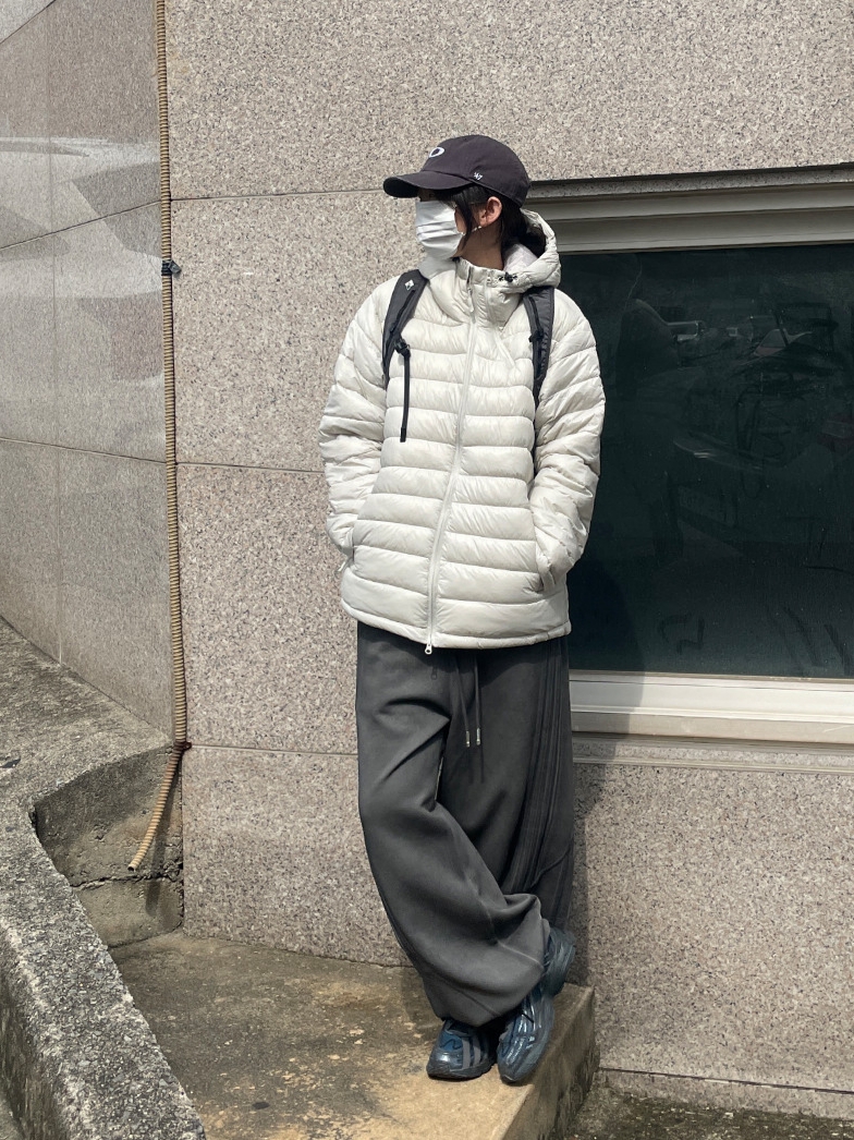 Adidas Orketro Bright Blue Carbon Black, Montbell Versalite Pack 20 Backpack Gunmetal Dark Gray 착용 스타일 - 3