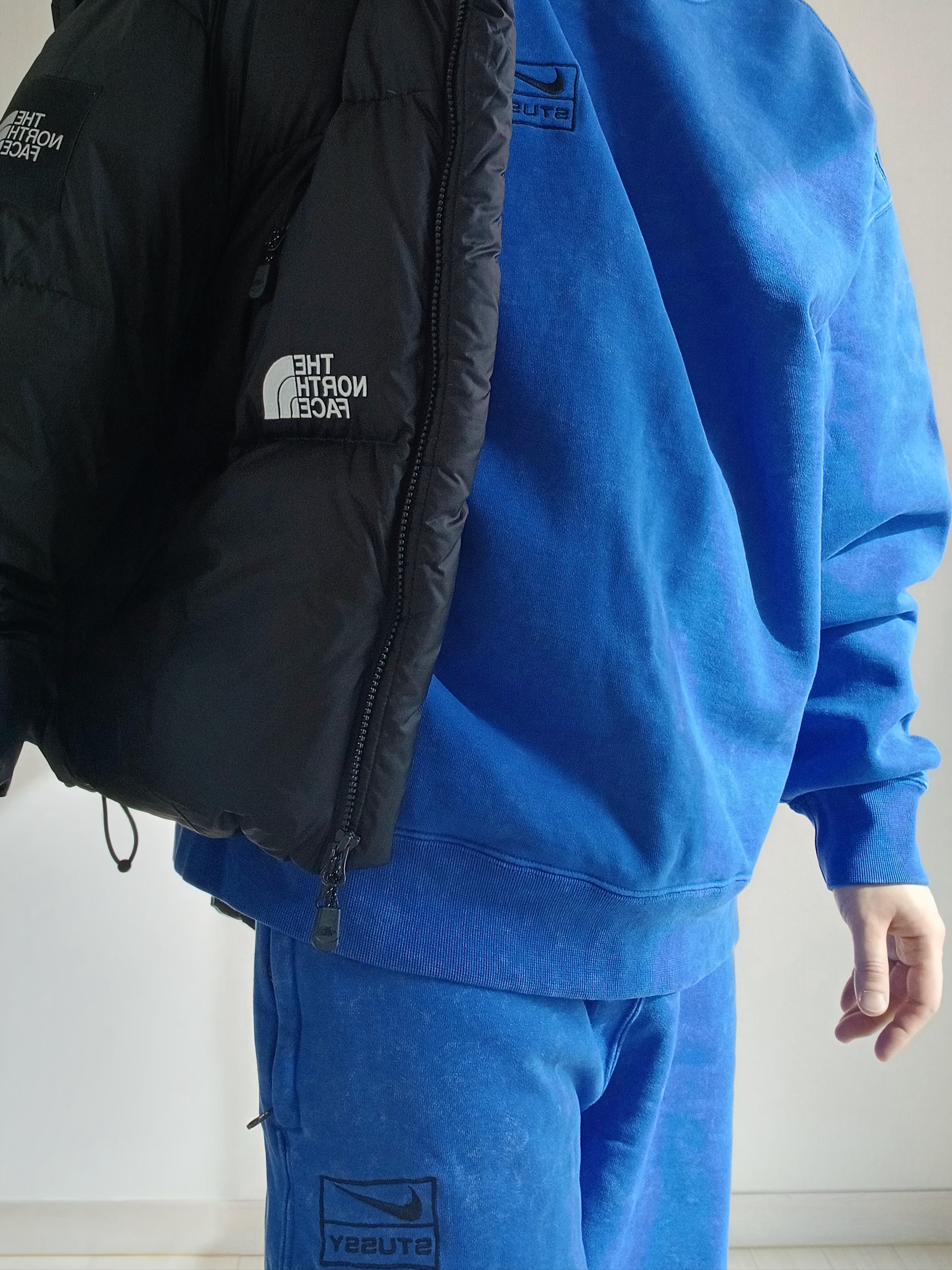 Nike x Stussy NRG Acid Washed Fleece Pants Game Royal (DR4025-480), Nike x Stussy NRG Acid Washed Crewneck Game Royal (DR4024-480) 착용 스타일 - 2