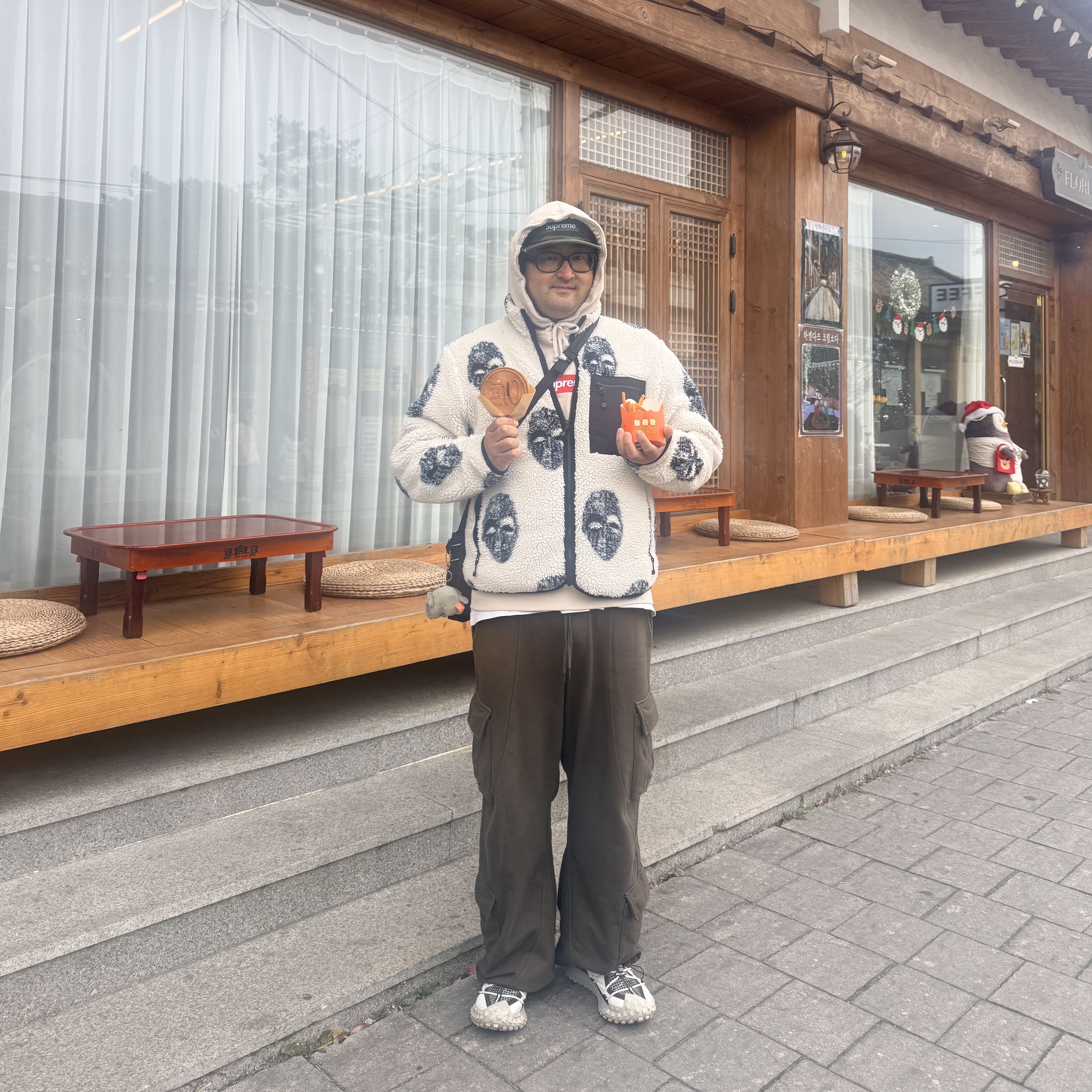 Gentle Monster x Maison Margiela MM114 Black Clear, Supreme Jacquard Logos Denim Camp Cap Woodland Camo - 25FW 착용 스타일 - 1