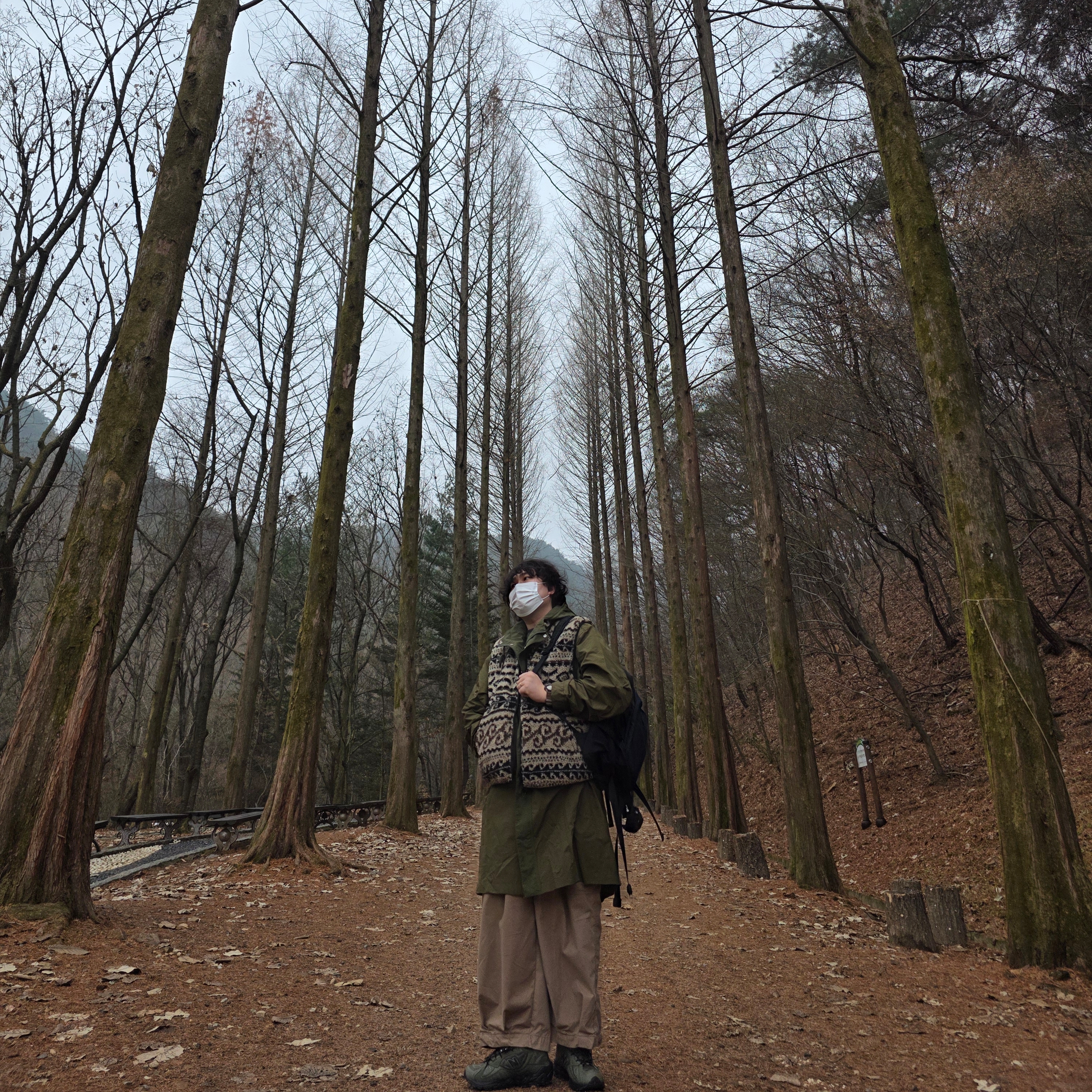 Ballute Curved Reversible Padded Vest Black Nordic Fleece, Tretorn Nylon Fish Tail Hoodie Parka Olive 착용 스타일 - 1