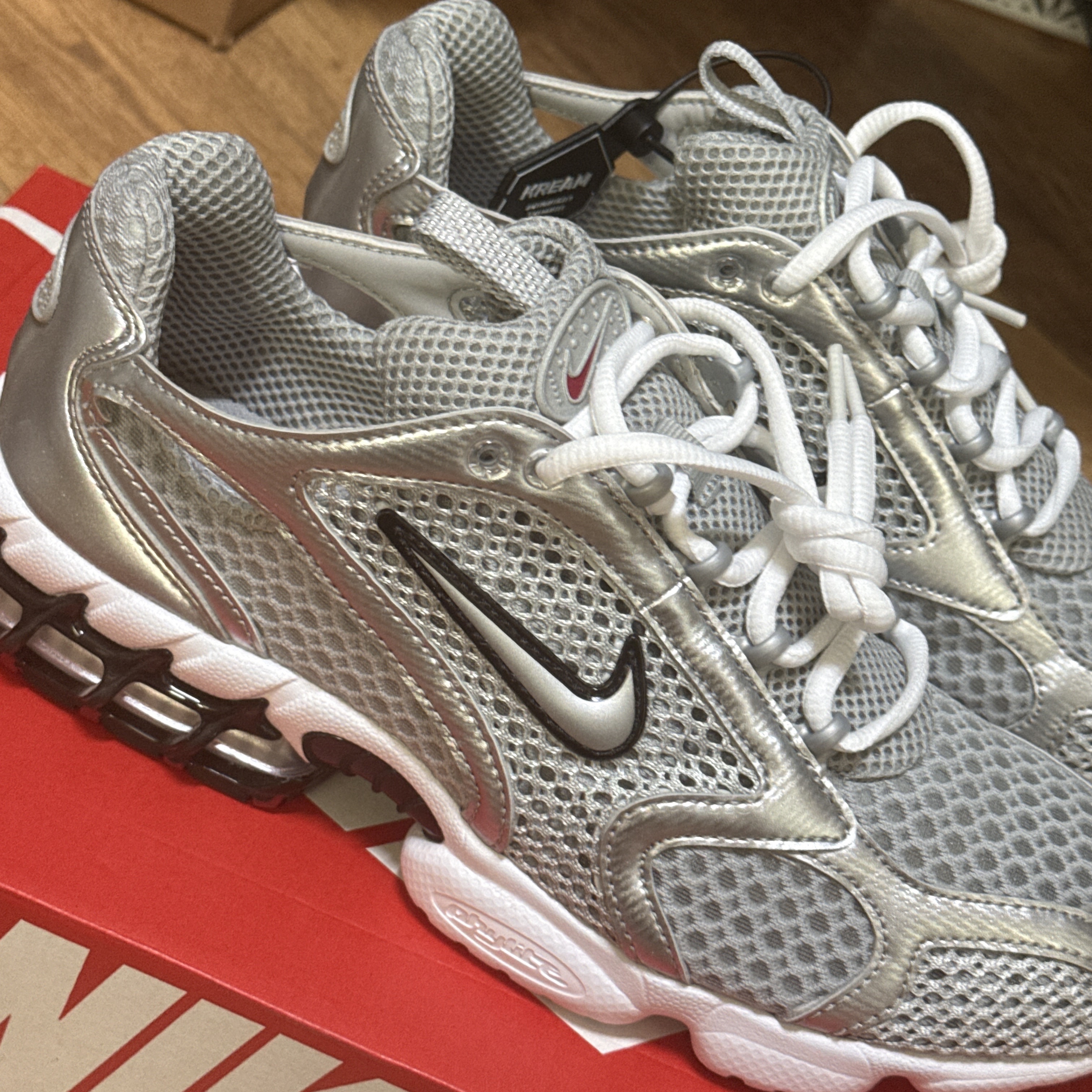Nike Air Zoom Spiridon Cage 2 Metallic Silver 착용 스타일