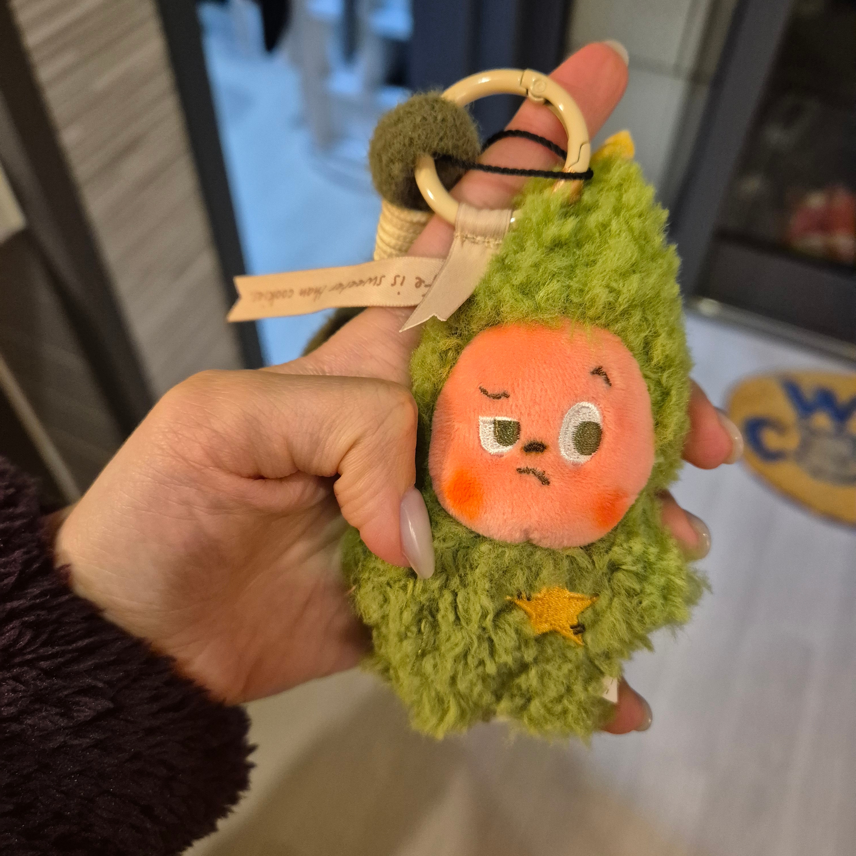 Pop Mart Twinkle Twinkle Savor the Moment Series-Fresh-Baked Mini Cookies Plush Pendant Matcha Crisp (Opened Case) 착용 스타일