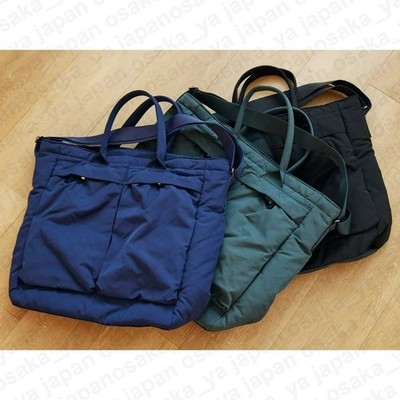Uniqlo 2way Utility Bag Navy, Uniqlo 2-Way Utility Bag Black 착용 스타일 - 3