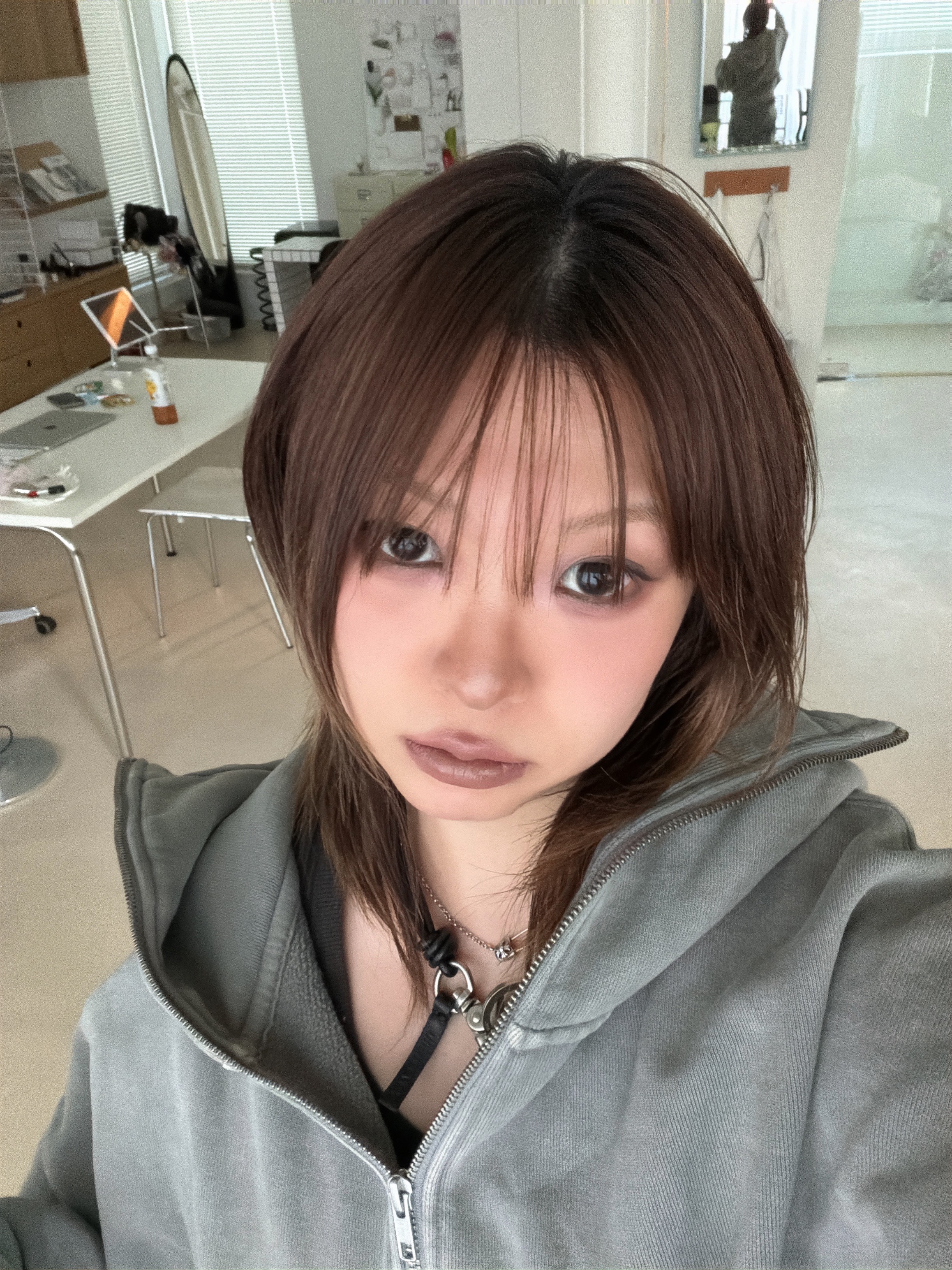 Entire Studios Women Cropped Full Zip Soot - 25FW, Our Legacy Ladon Leather Keychain Black 착용 스타일 - 2