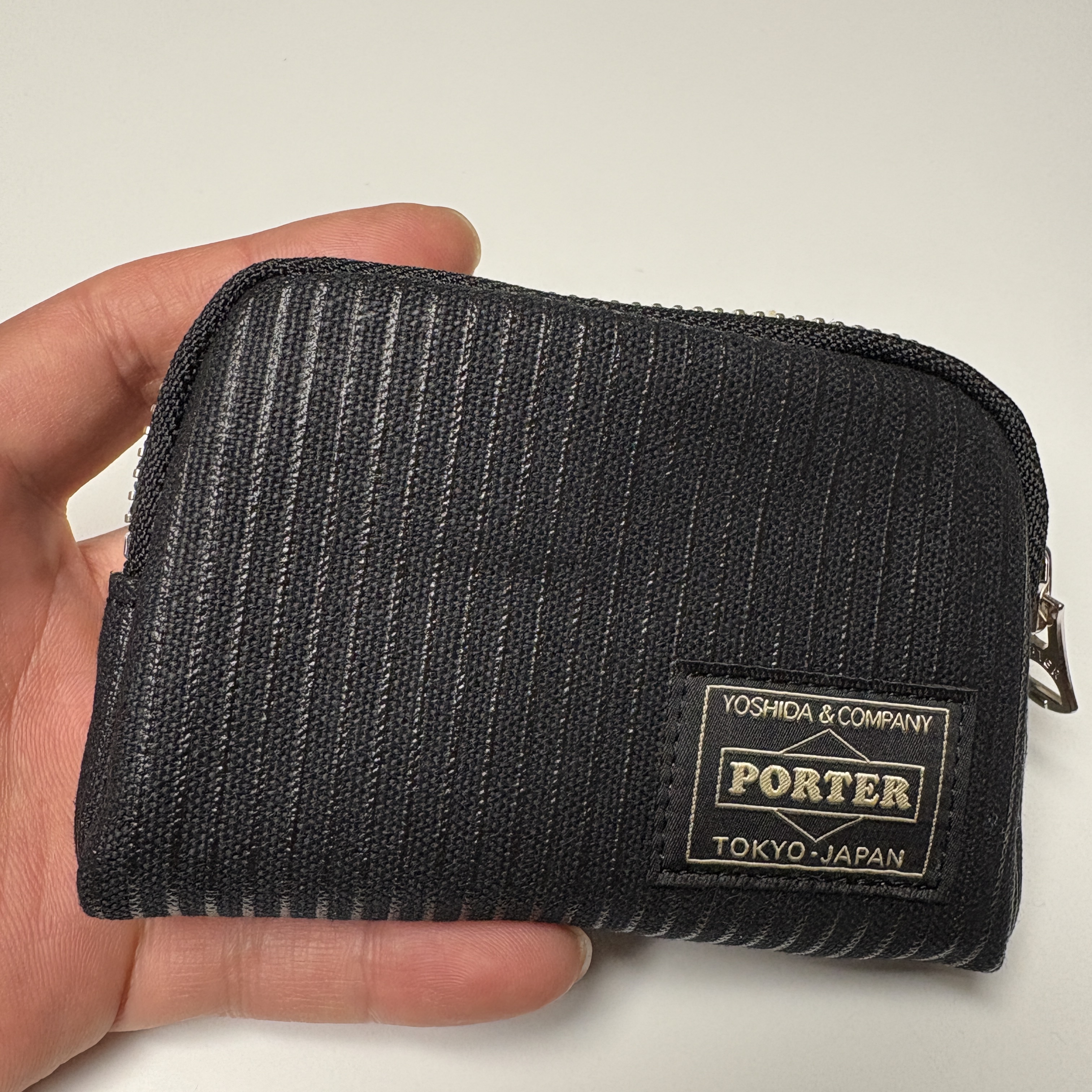 Porter Drawing Coin Key Case Black 착용 스타일