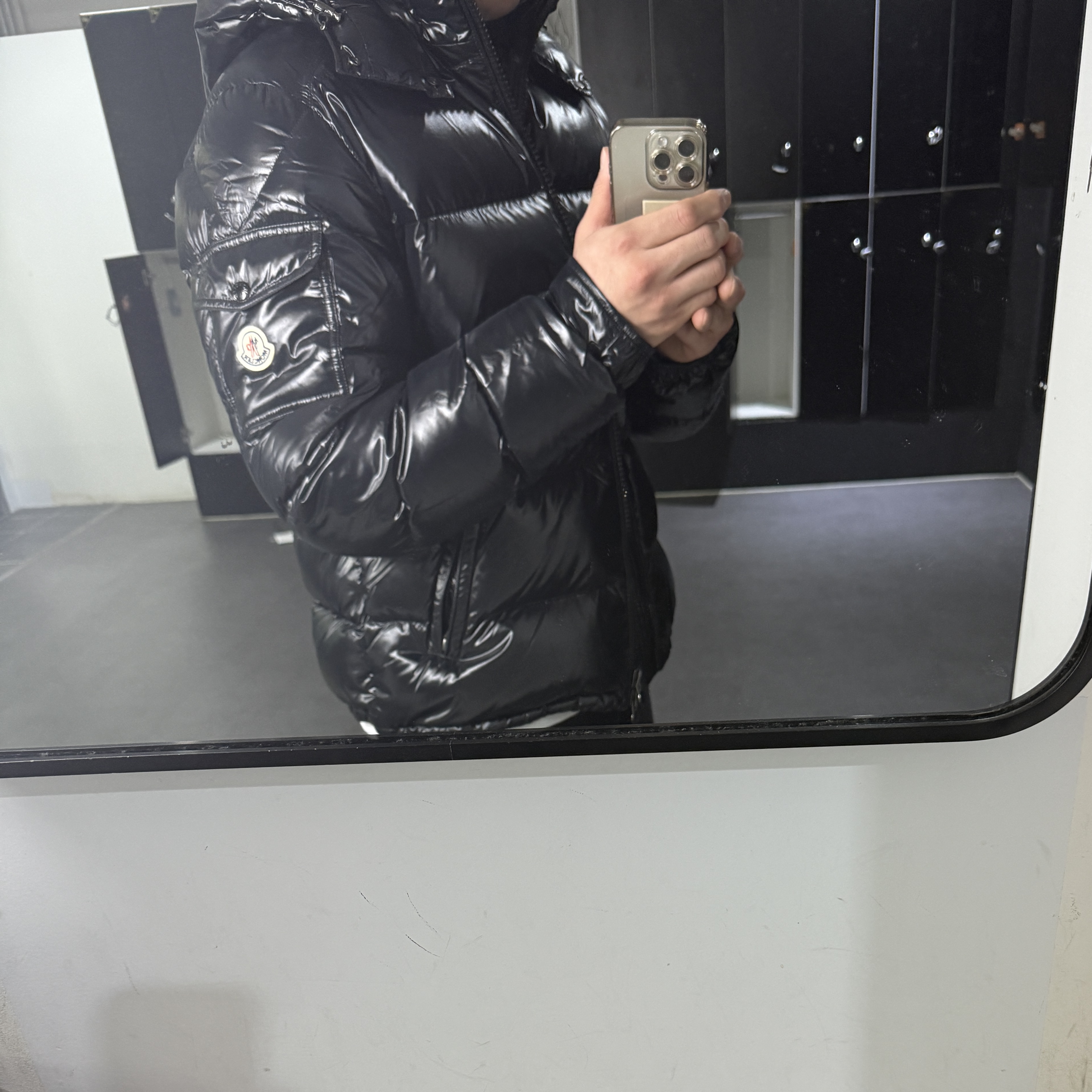 Moncler Maya Hooded Short Down Jacket Black - 25FW 착용 스타일 - 2