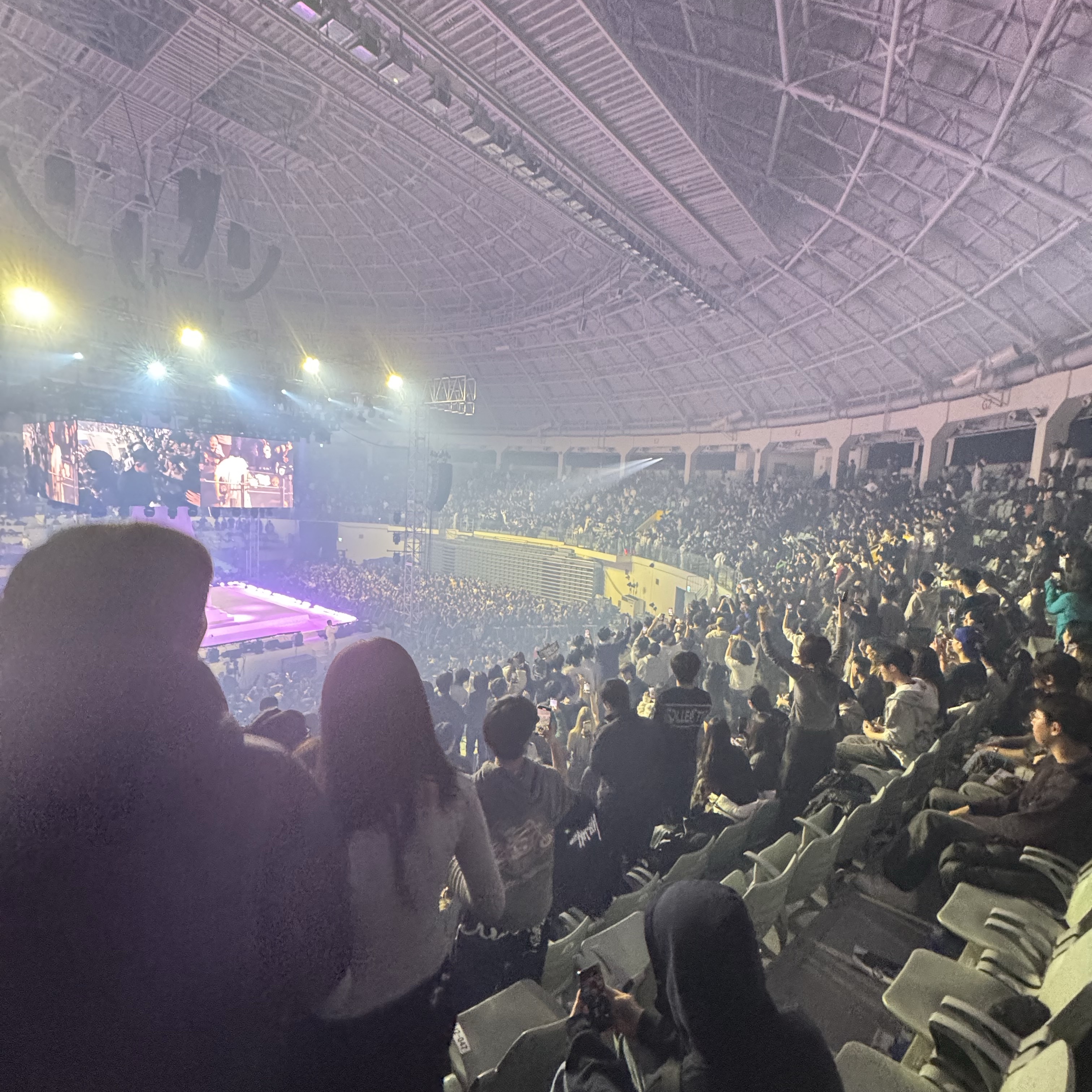 KC 1st Concert in Seoul: KOLLECTIVE 2025 w/ Yuki Chiba (Seated Area) 착용 스타일