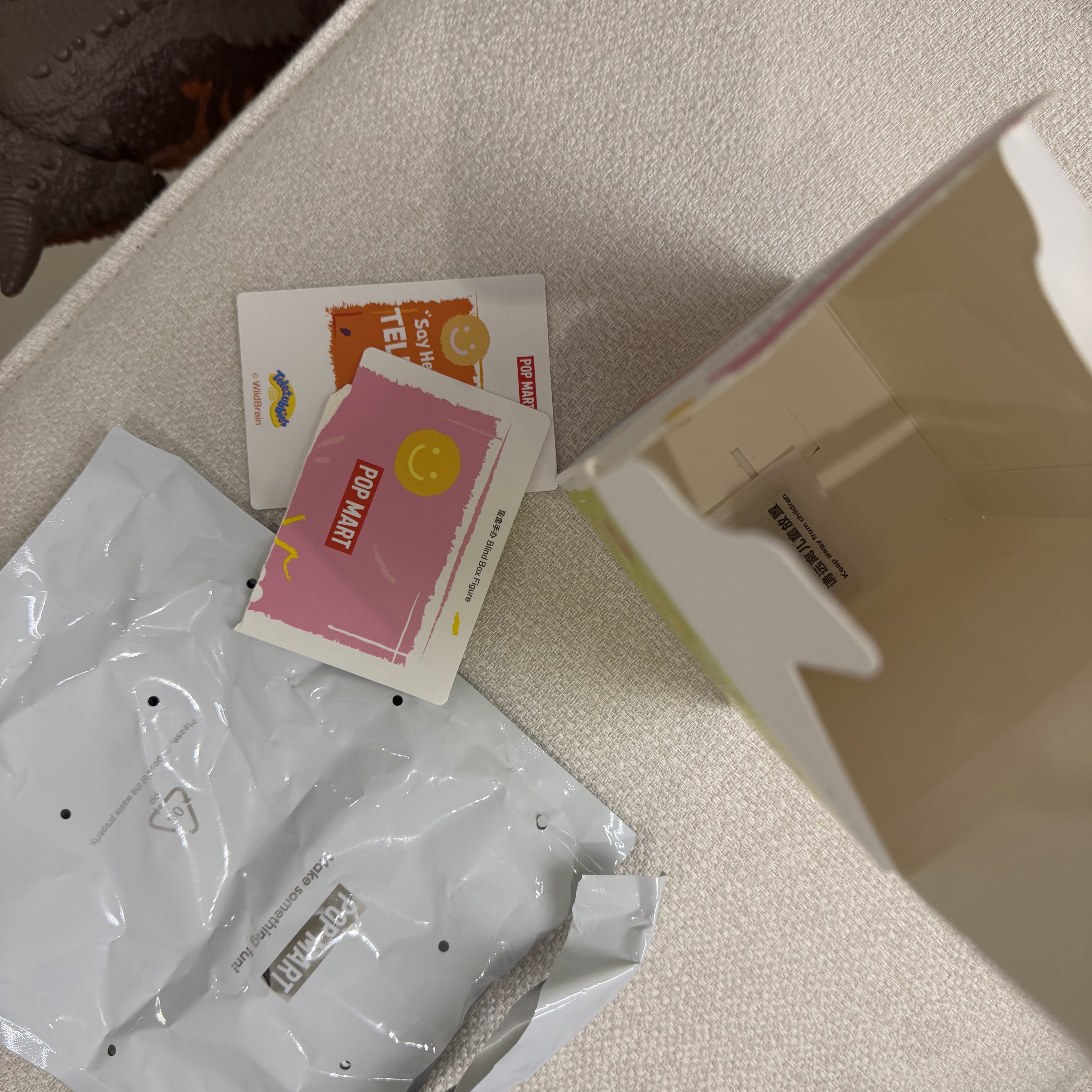 Pop Mart Teletubbies Say Hello Series Figures Sealed Case Tinky Winky's Chill Flower (Opened Case) 착용 스타일