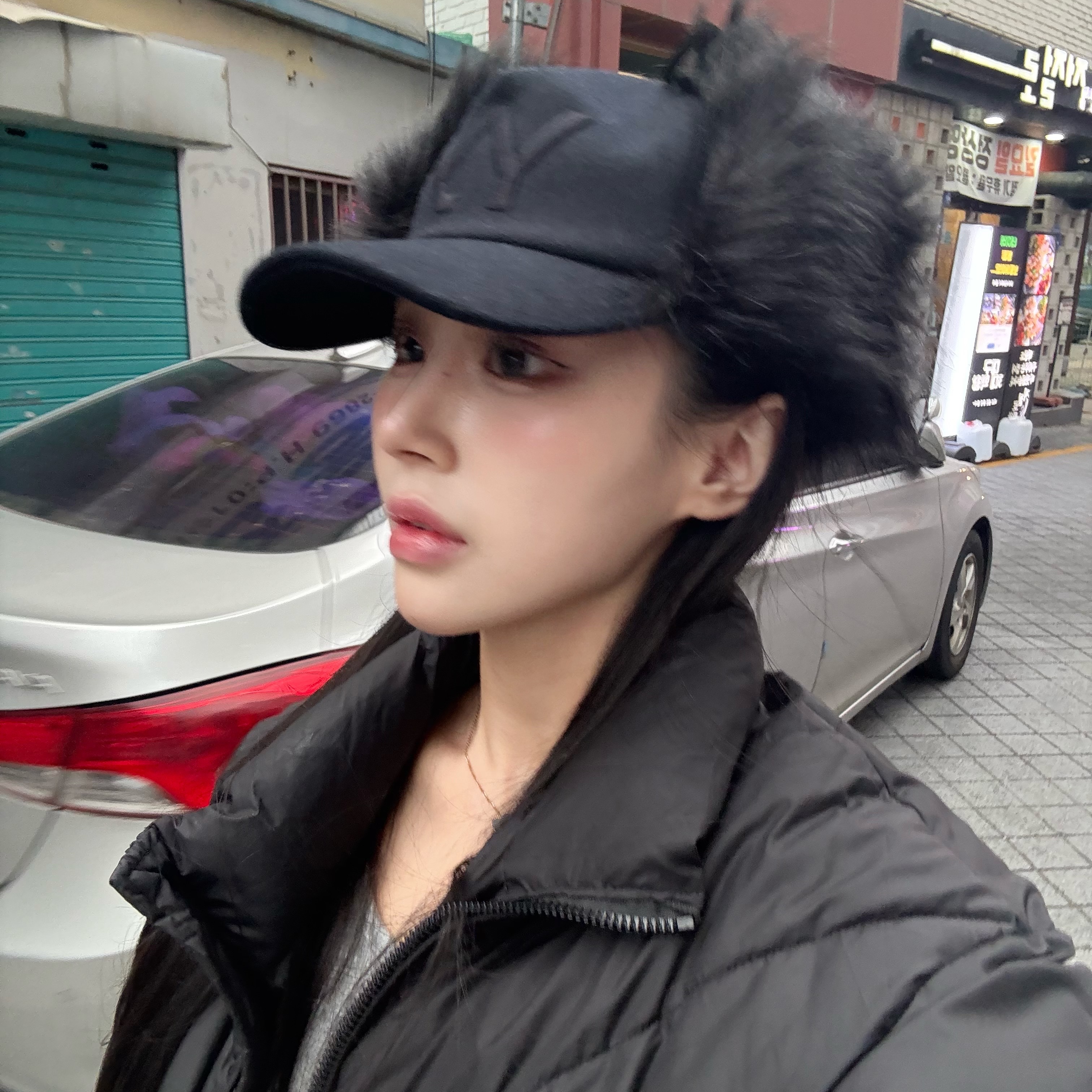 Open Yy Faux Fur Earflap Cap Navy 착용 스타일 - 1