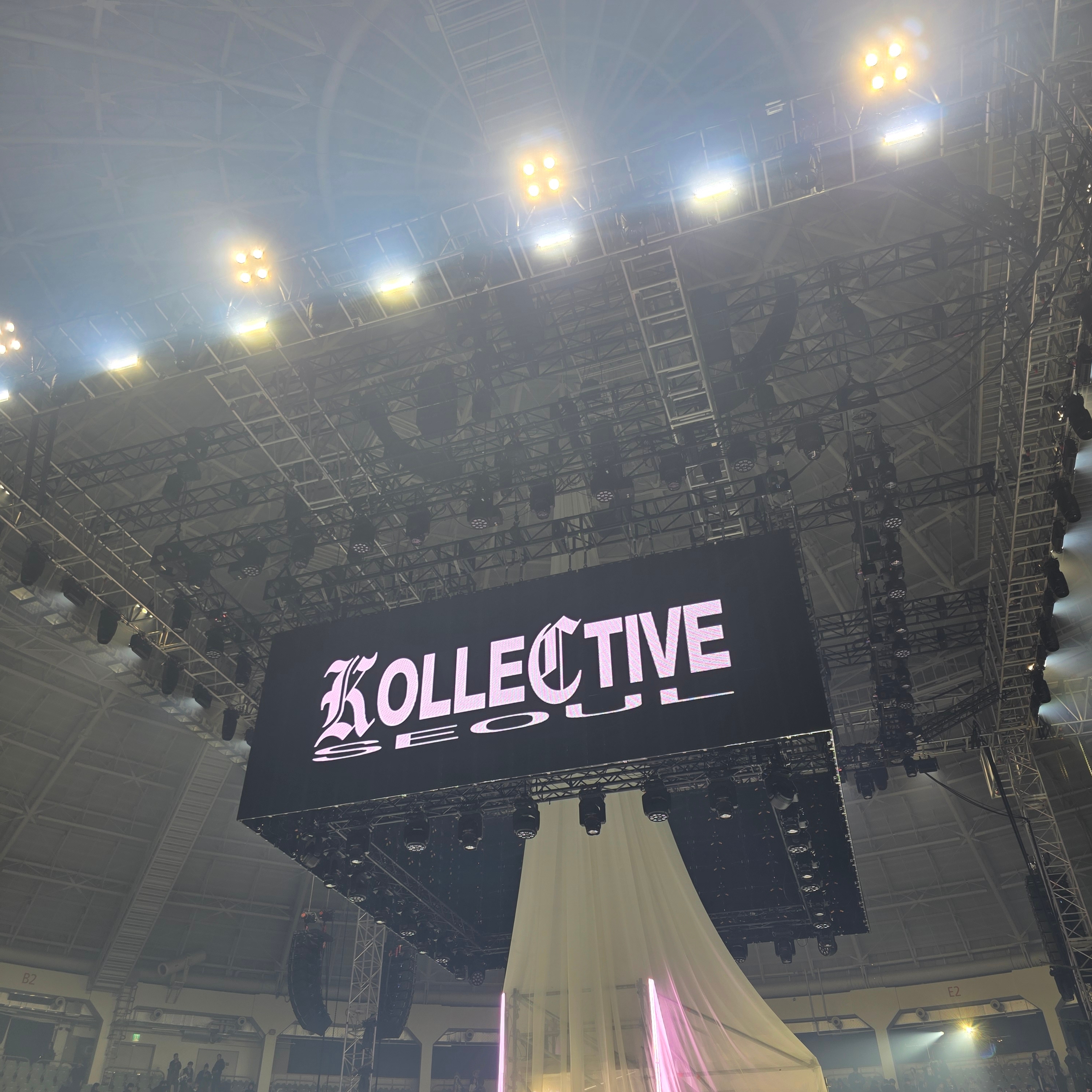 KC 1st Concert in Seoul: KOLLECTIVE 2025 w/ Yuki Chiba (Standing Area) 착용 스타일