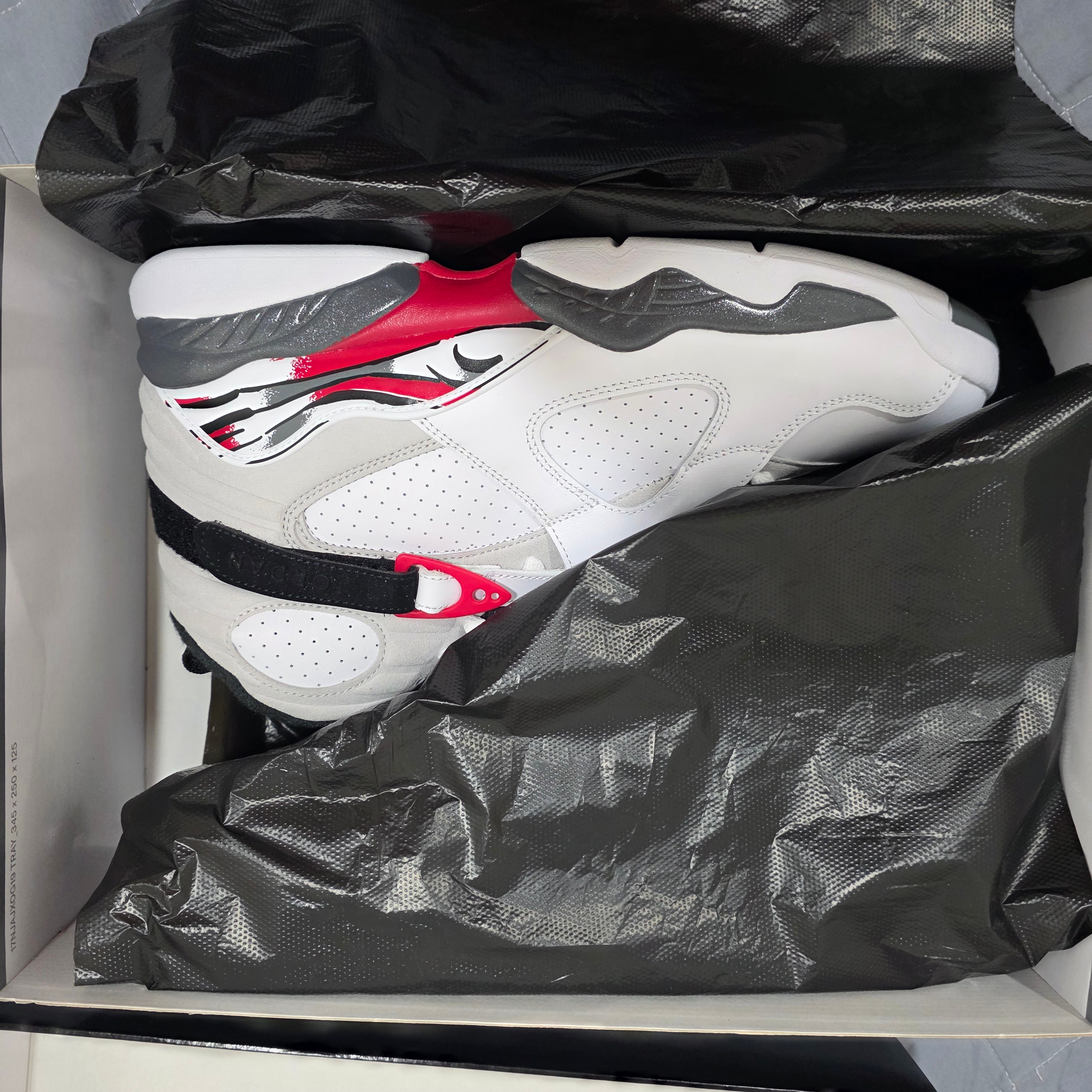 Jordan 8 Retro Bugs Bunny 2025, Jordan 8 Retro Playoffs 2023 착용 스타일 - 3