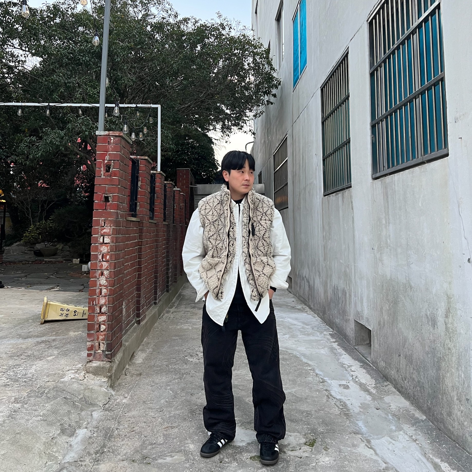 Kapital Kimono Sashiko Boa Fleece Reversible Vest Kinari, Supreme x MM6 Maison Margiela Padded Shirt White - 24SS 착용 스타일 - 1