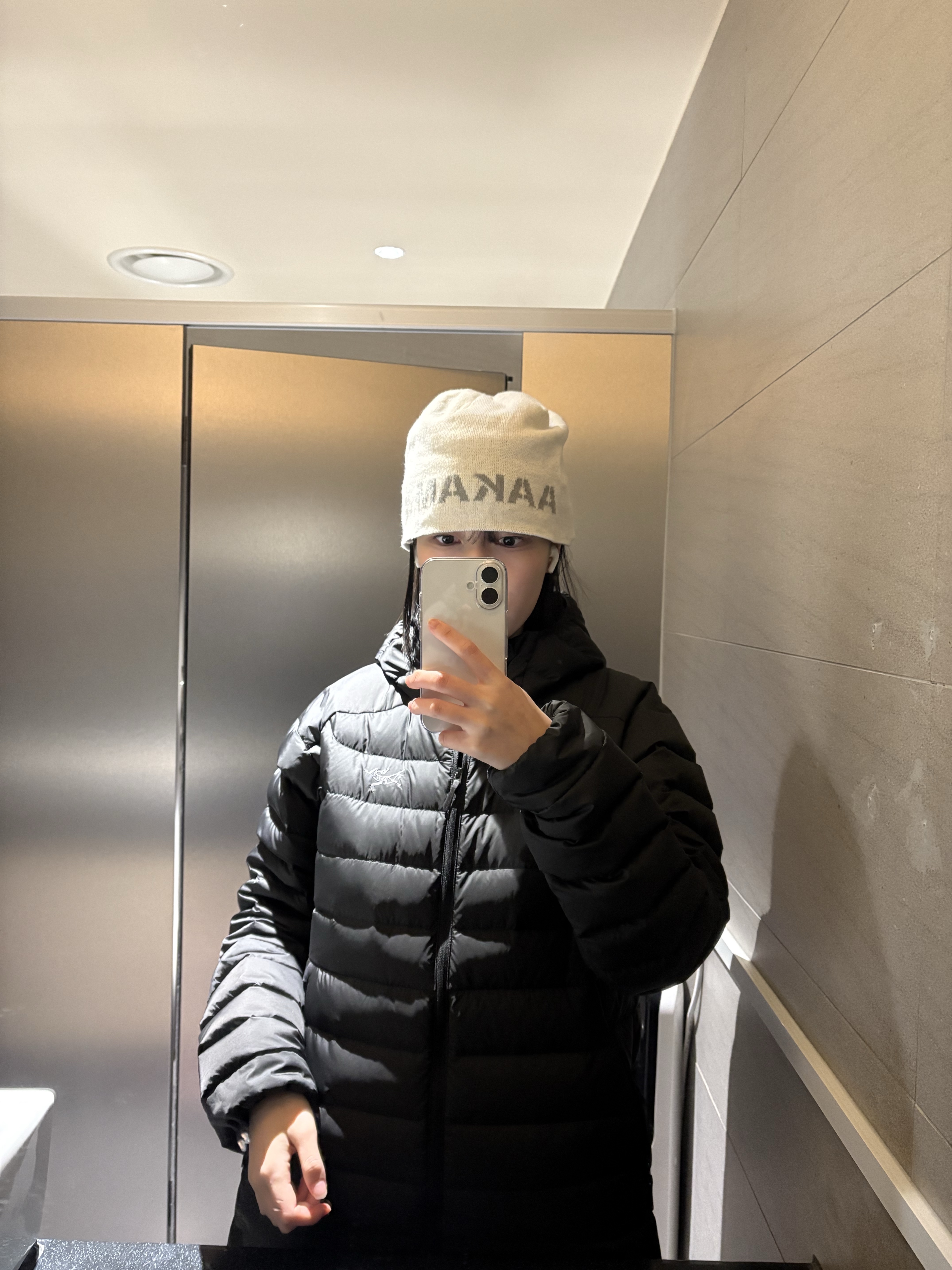 Asics Gel-Kayano 14 Black Pure Silver, Arc'teryx Cerium Hoody Black 착용 스타일 - 1