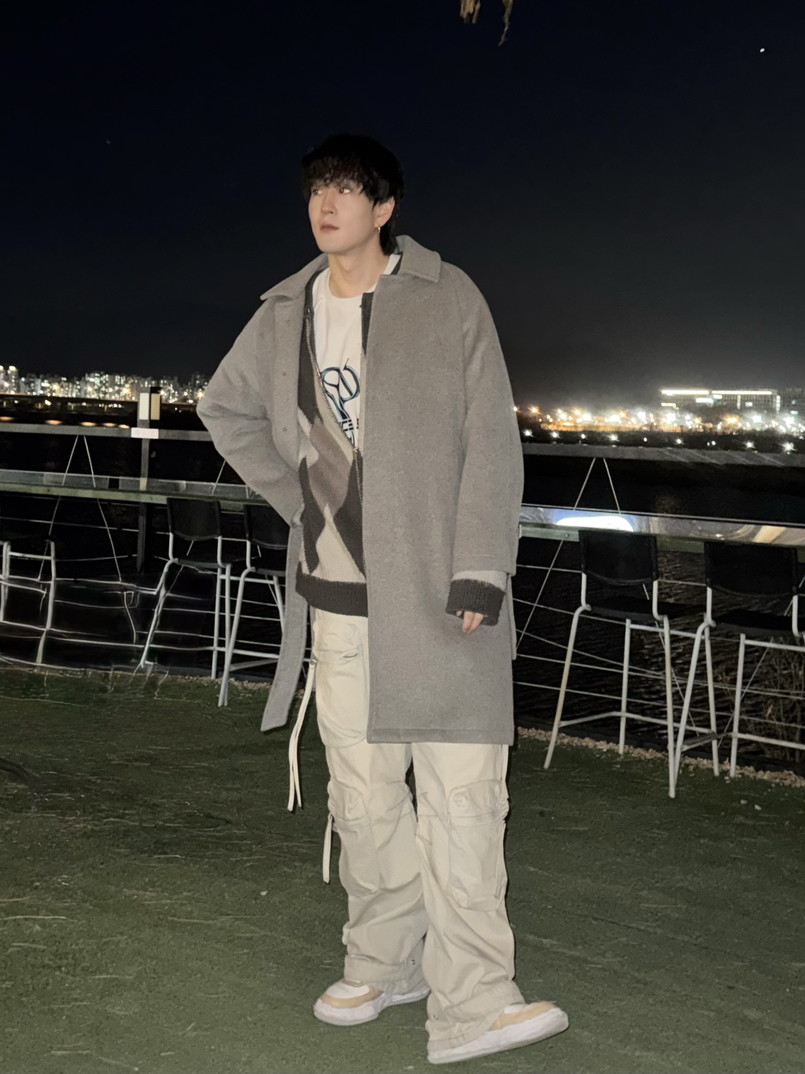 Maison Mihara Yasuhiro Wayne OG Sole Leather Low-top Sneakers Beige White, Zara Utility Jeans Pocket Sky Blue 착용 스타일 - 2