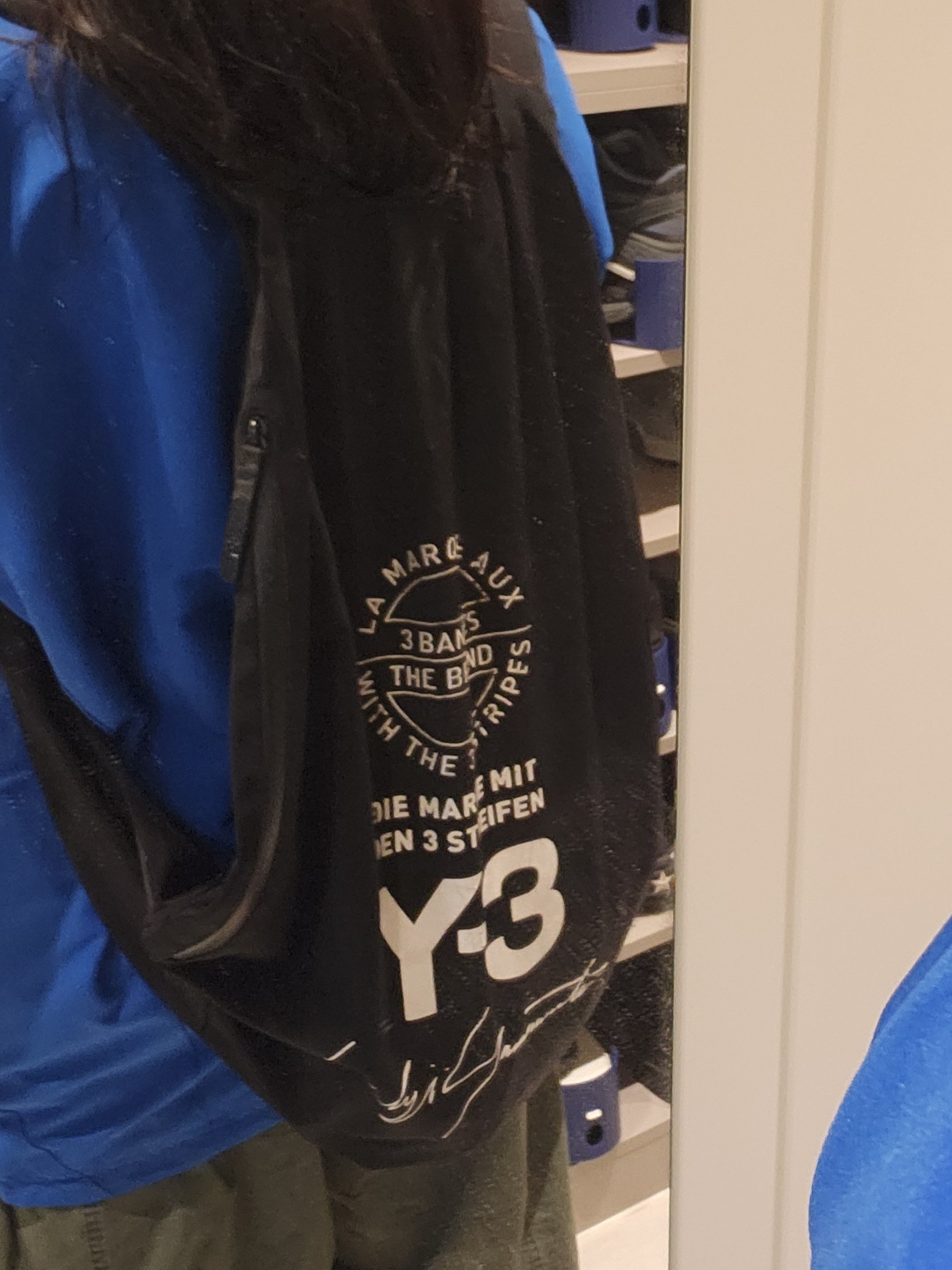 Adidas Manchester United UBP Track Top Blue - KR Sizing, Adidas x BAPE Superstar 80s Core Black Off White 착용 스타일 - 2