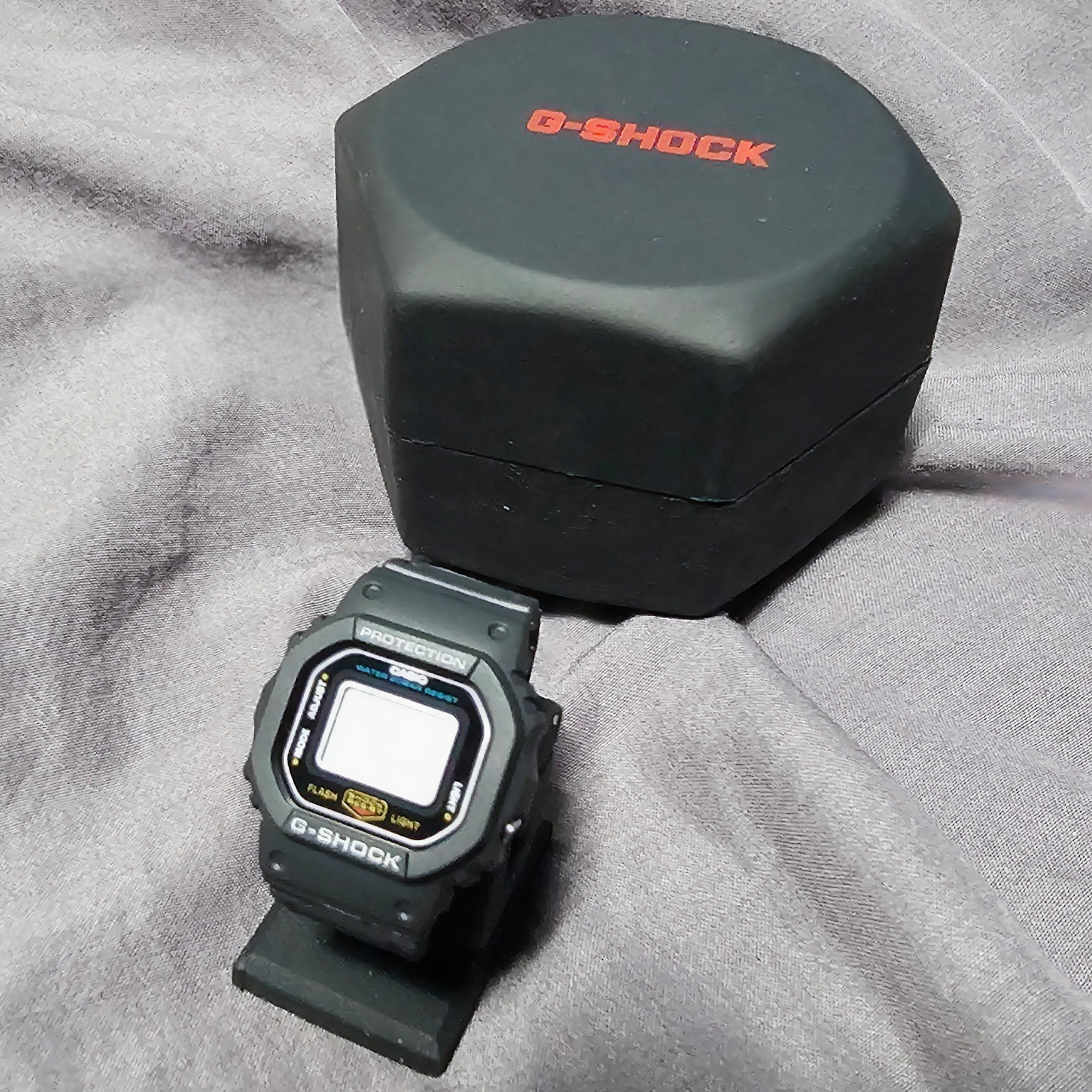 Casio G-Shock Nano DWN-5600-1 착용 스타일 - 1