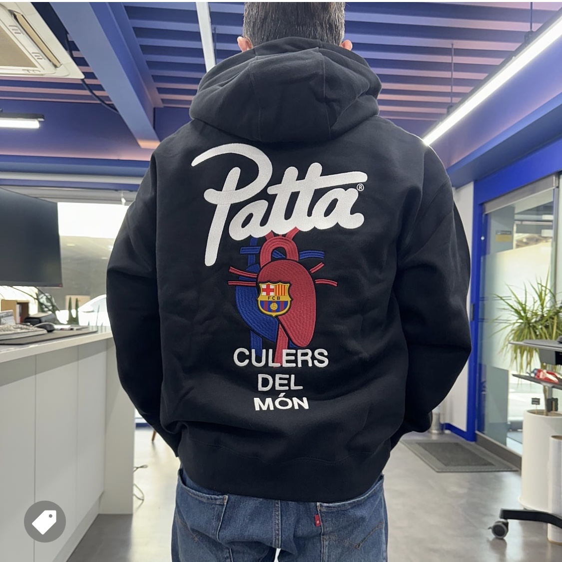 Nike x Patta x FC Barcelona Solo Swoosh Hoodie Culers del Món (FD4147-010) 착용 스타일