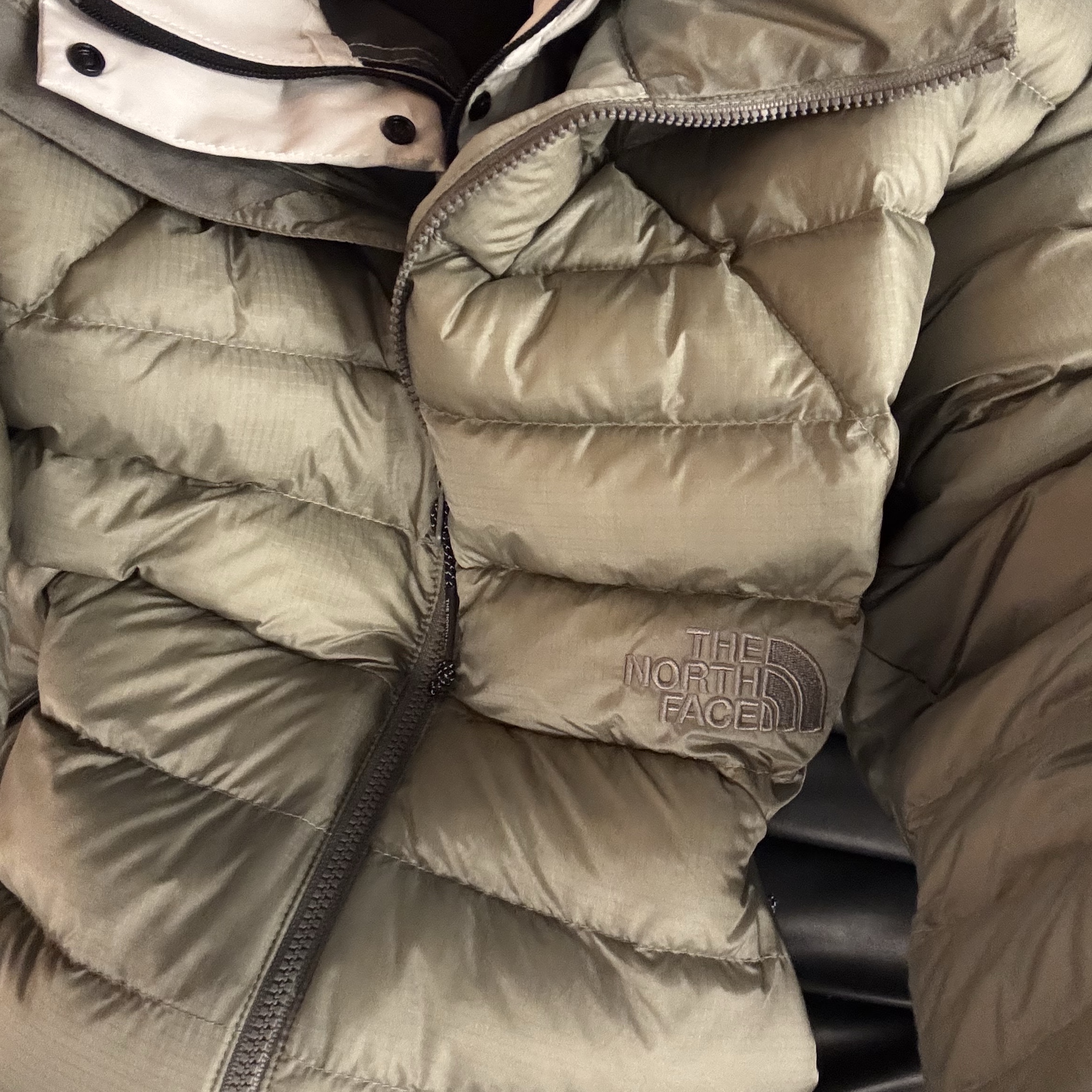 The North Face Ventus On Jacket Light Khaki 착용 스타일