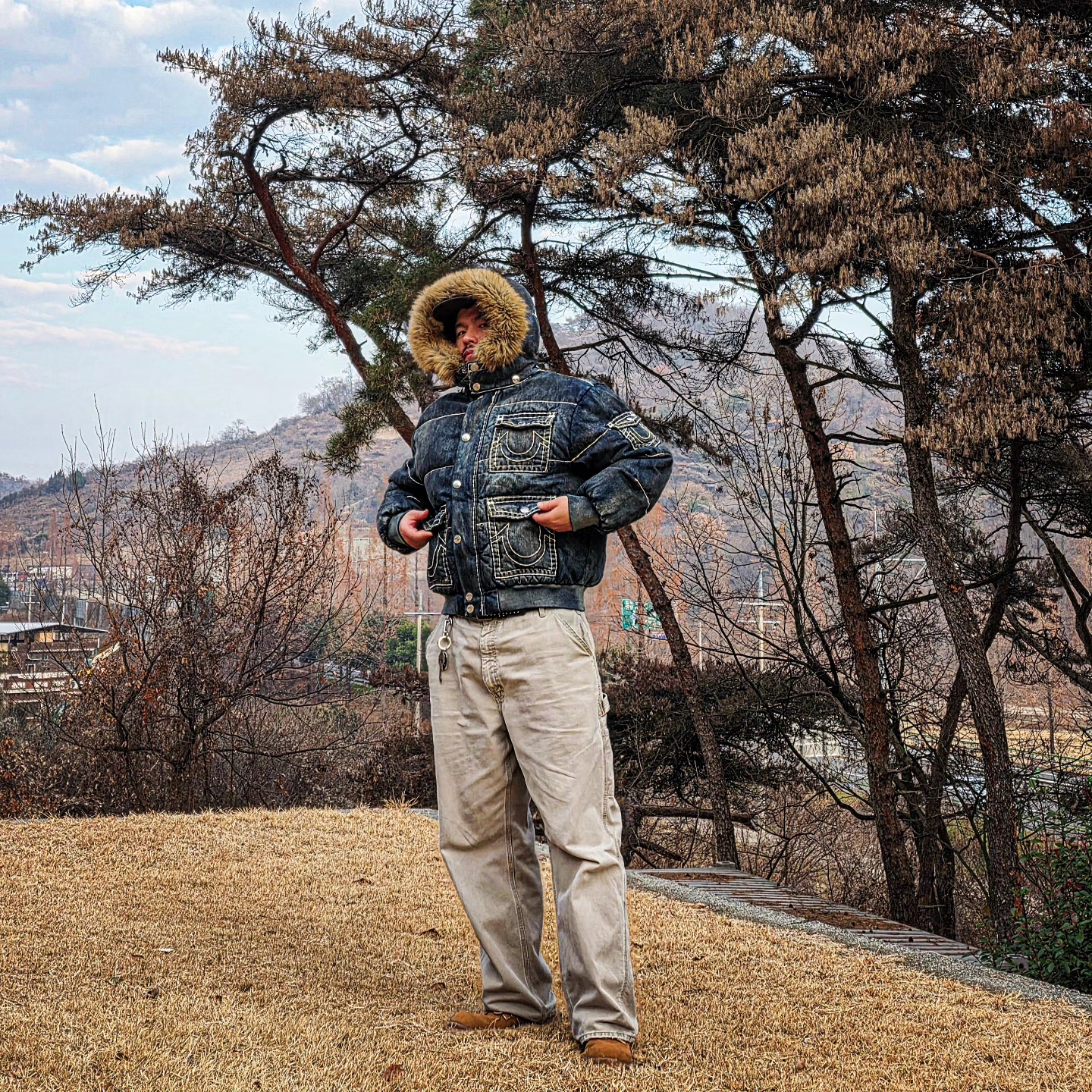 Supreme x True Religion Puffer Jacket Dirty Indigo - 25FW 착용 스타일 - 3