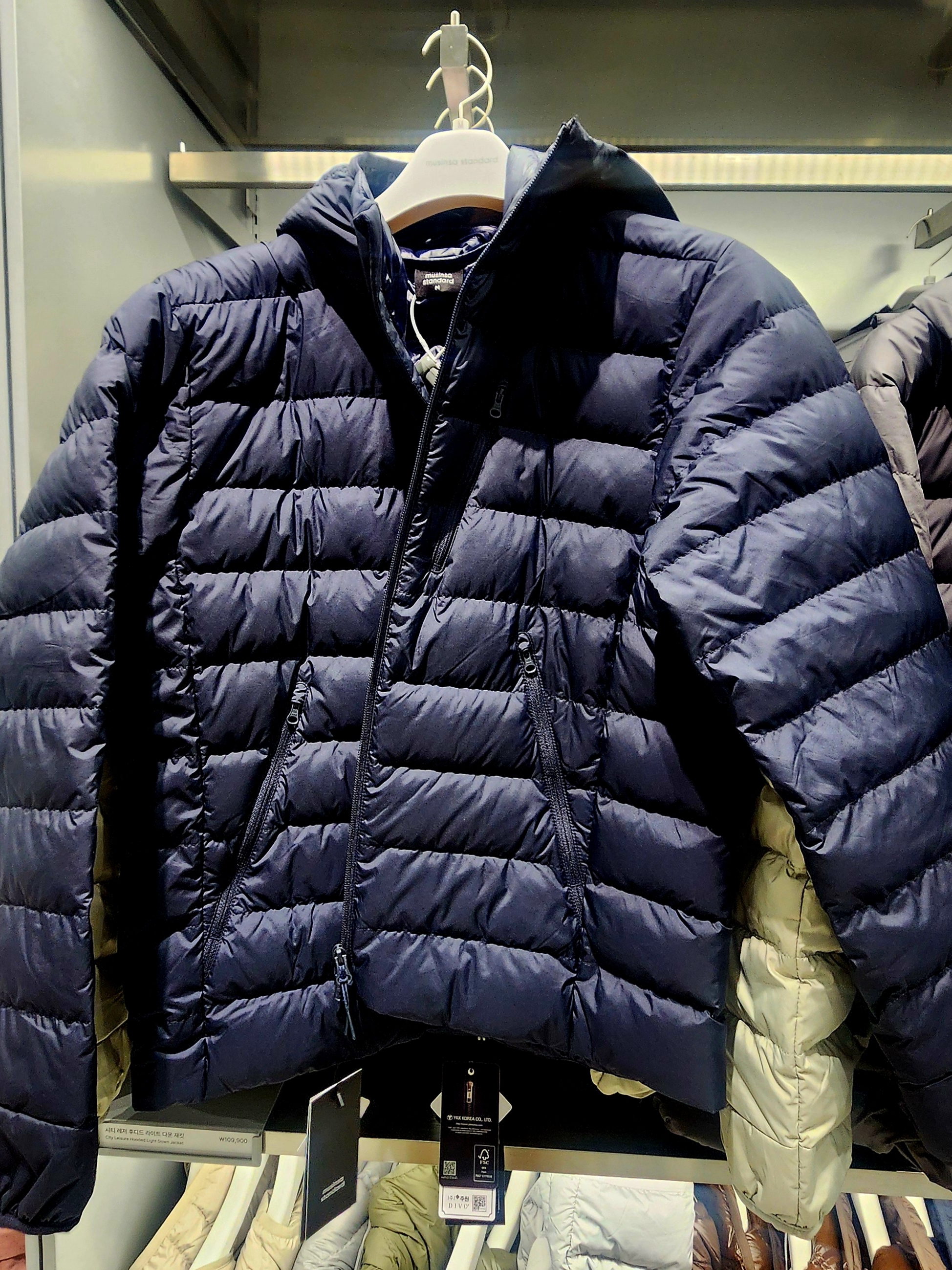 Musinsa Standard City Leisure Hooded Light Down Jacket Navy 착용 스타일