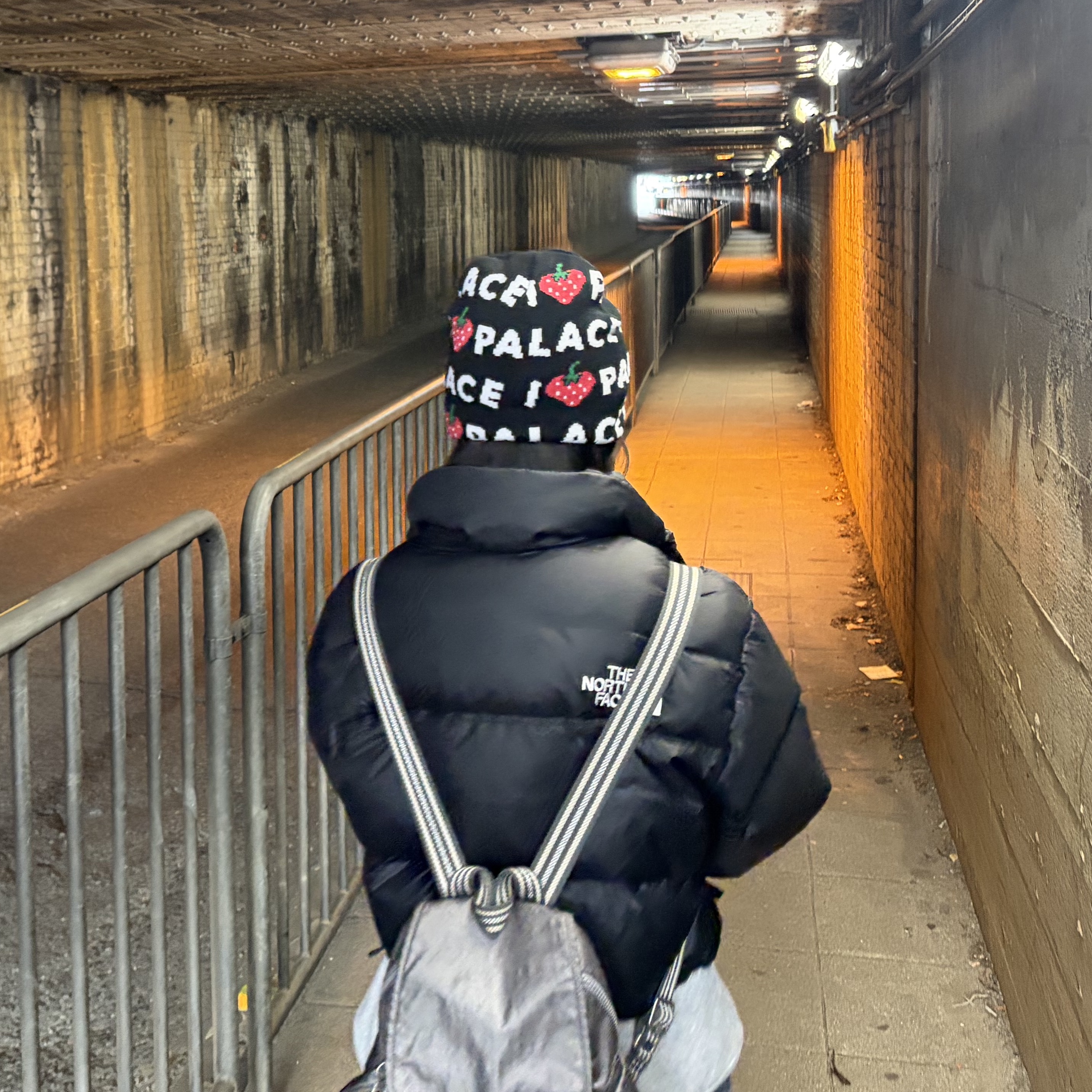 Palace Fukuoka Beanie Black - 25FW 착용 스타일