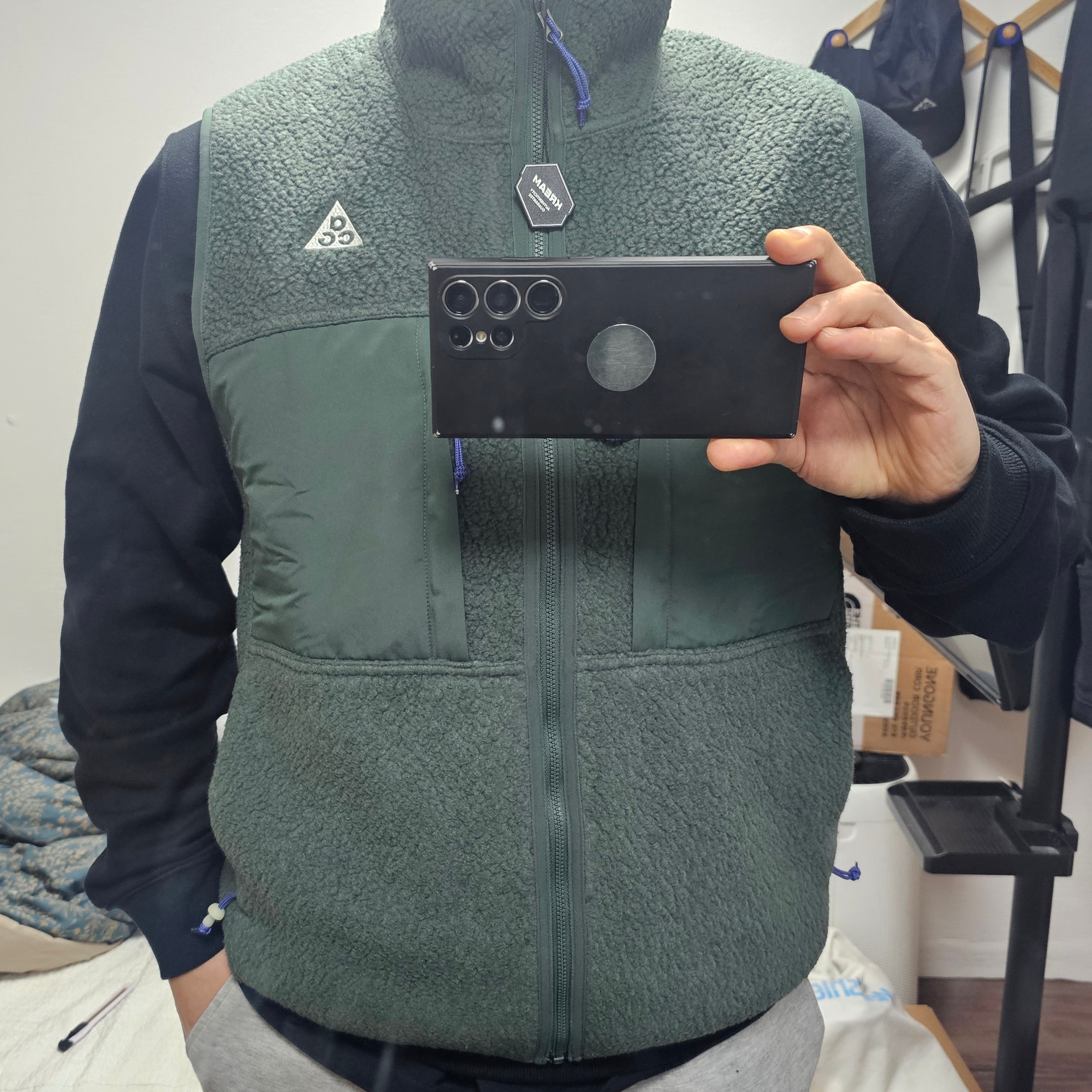 Nike ACG Arctic Wolf Vest Vintage Green - Asia 착용 스타일