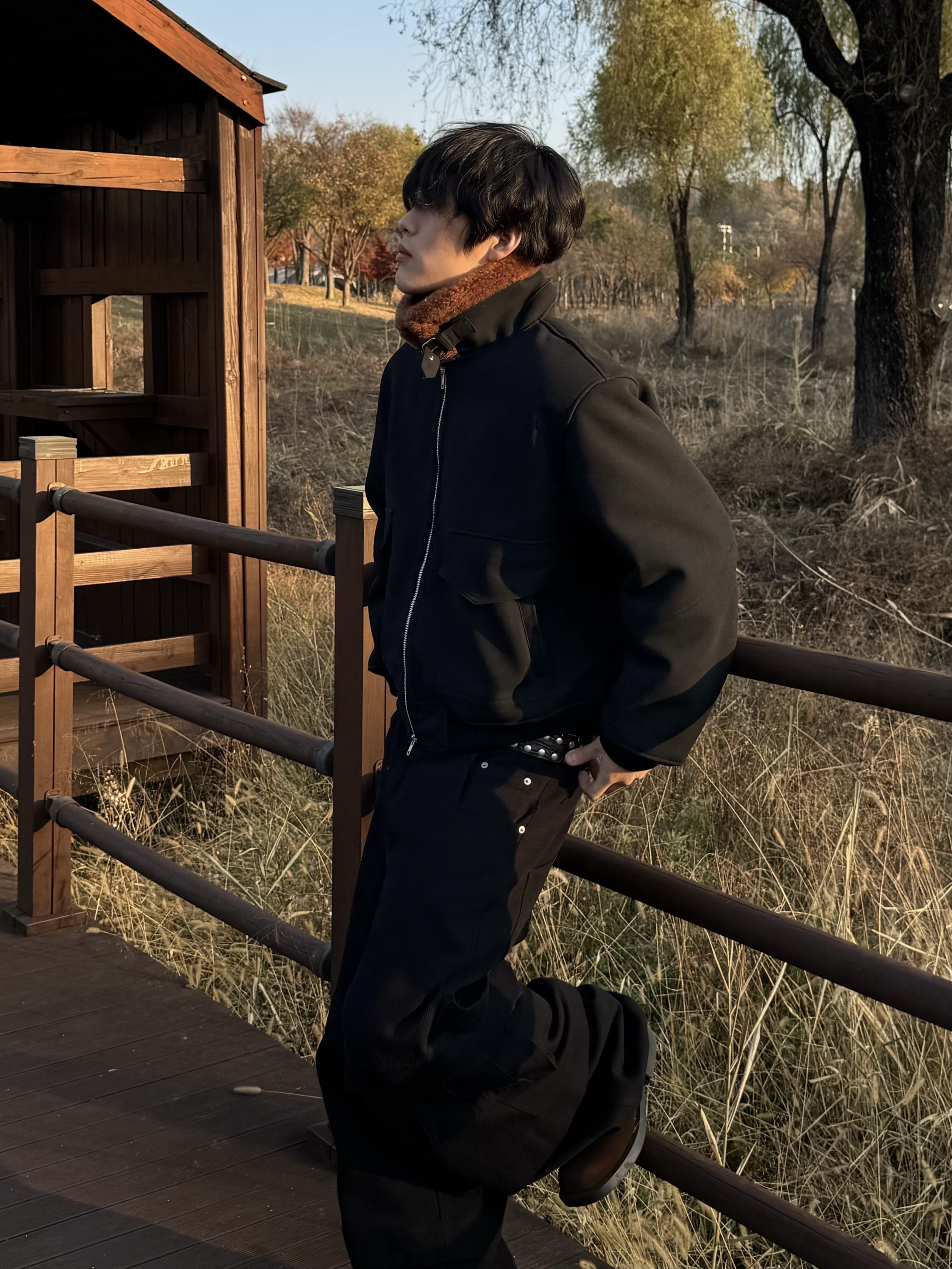 Kamien Titan Baggy Pants Black, Stussy 8 Ball Studded Belt Brown Textured Leather 착용 스타일 - 1