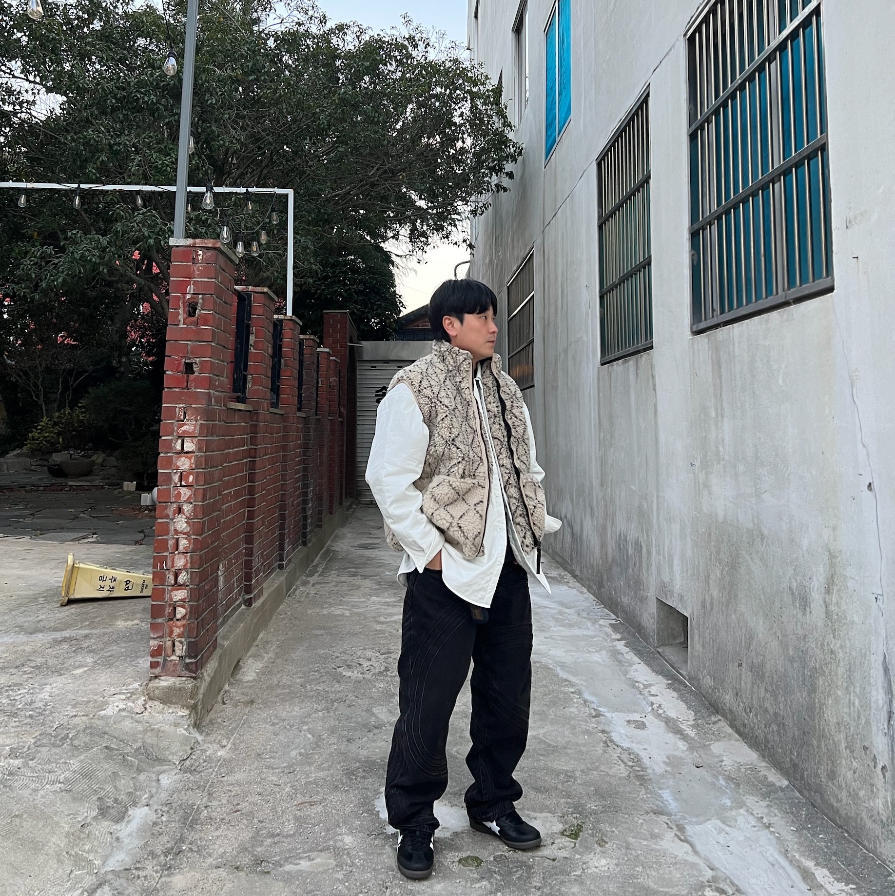 Kapital Kimono Sashiko Boa Fleece Reversible Vest Kinari, Supreme x MM6 Maison Margiela Padded Shirt White - 24SS 착용 스타일 - 2