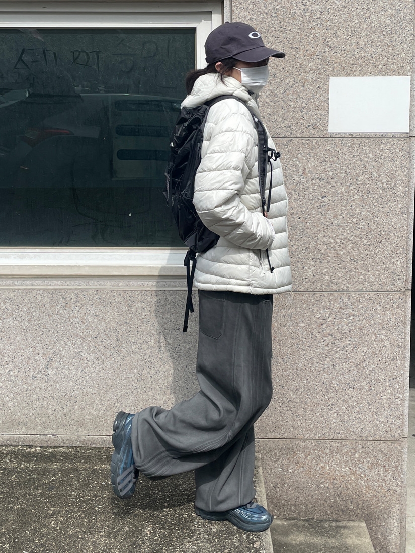 Adidas Orketro Bright Blue Carbon Black, Montbell Versalite Pack 20 Backpack Gunmetal Dark Gray 착용 스타일 - 6