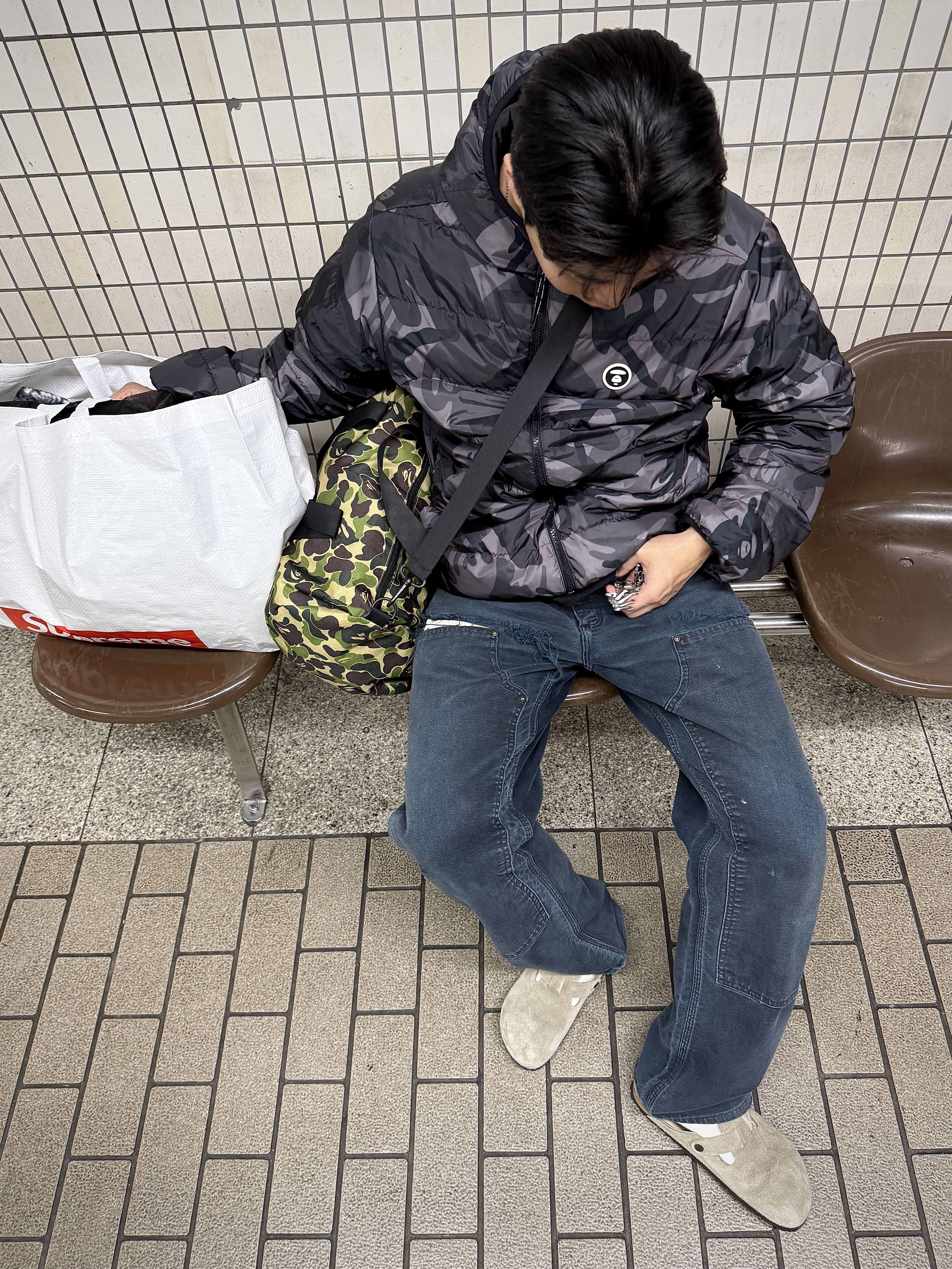 Birkenstock Boston Soft Footbed Taupe - Narrow, Supreme New York Fleece Jacket White - 25FW 착용 스타일 - 1