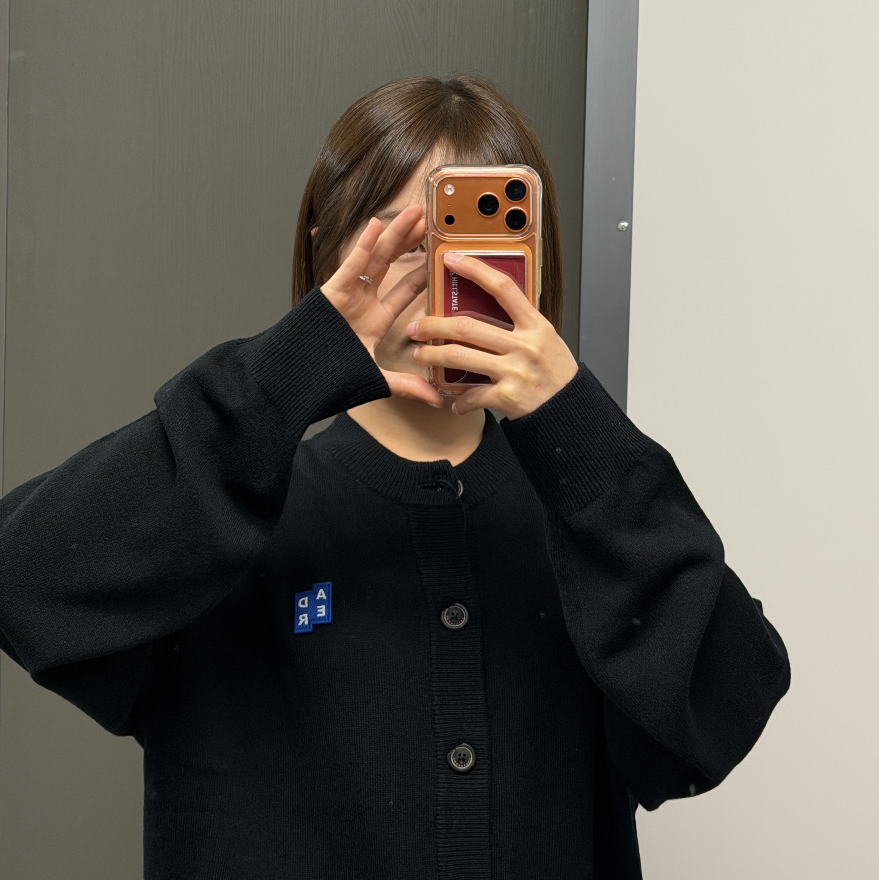 Ader Error Sig; TRS/BL Tag Cardigan 02 Black 착용 스타일