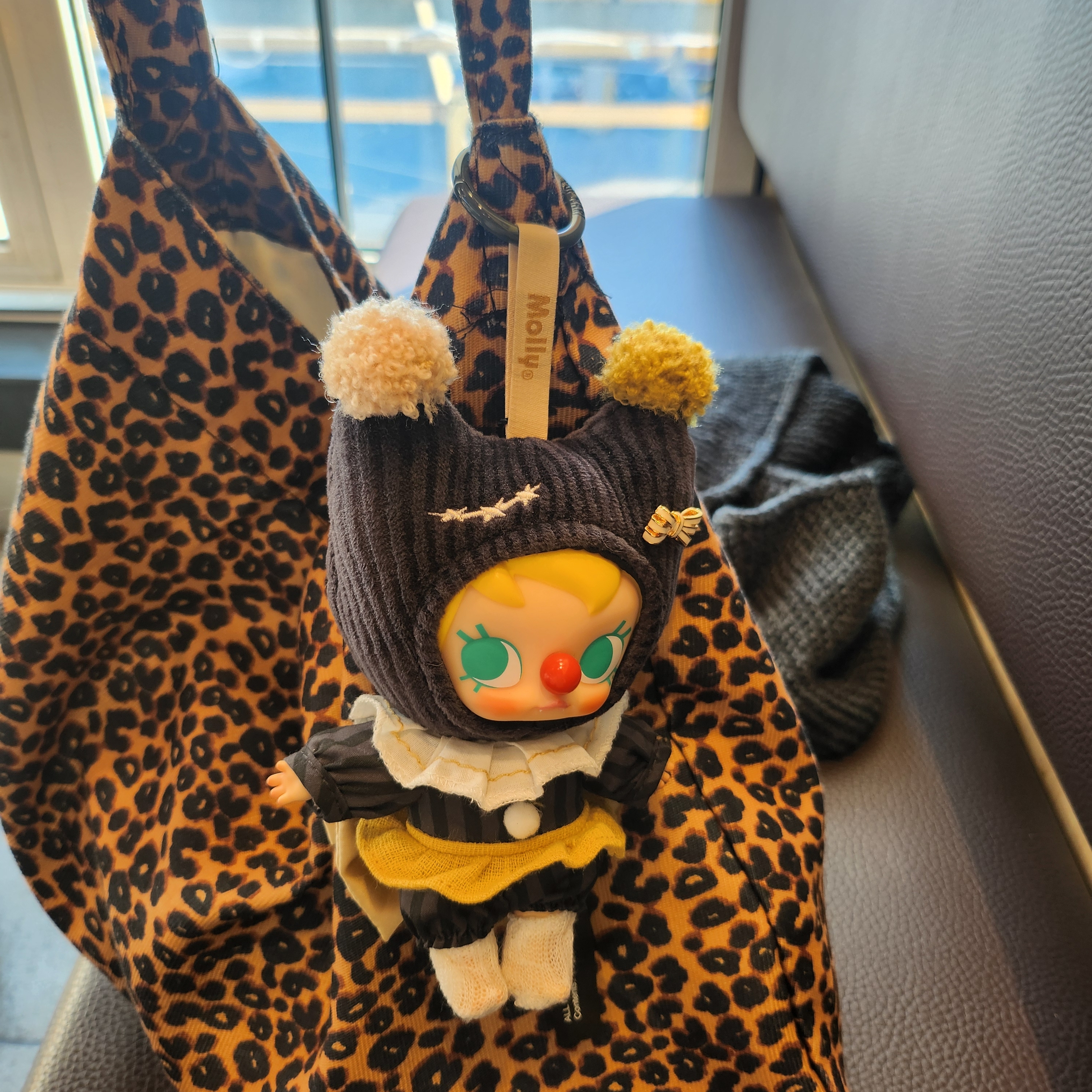 Pop Mart Why So Serious Series Vinyl Plush Pendant String Puppet (Opened Case) 착용 스타일