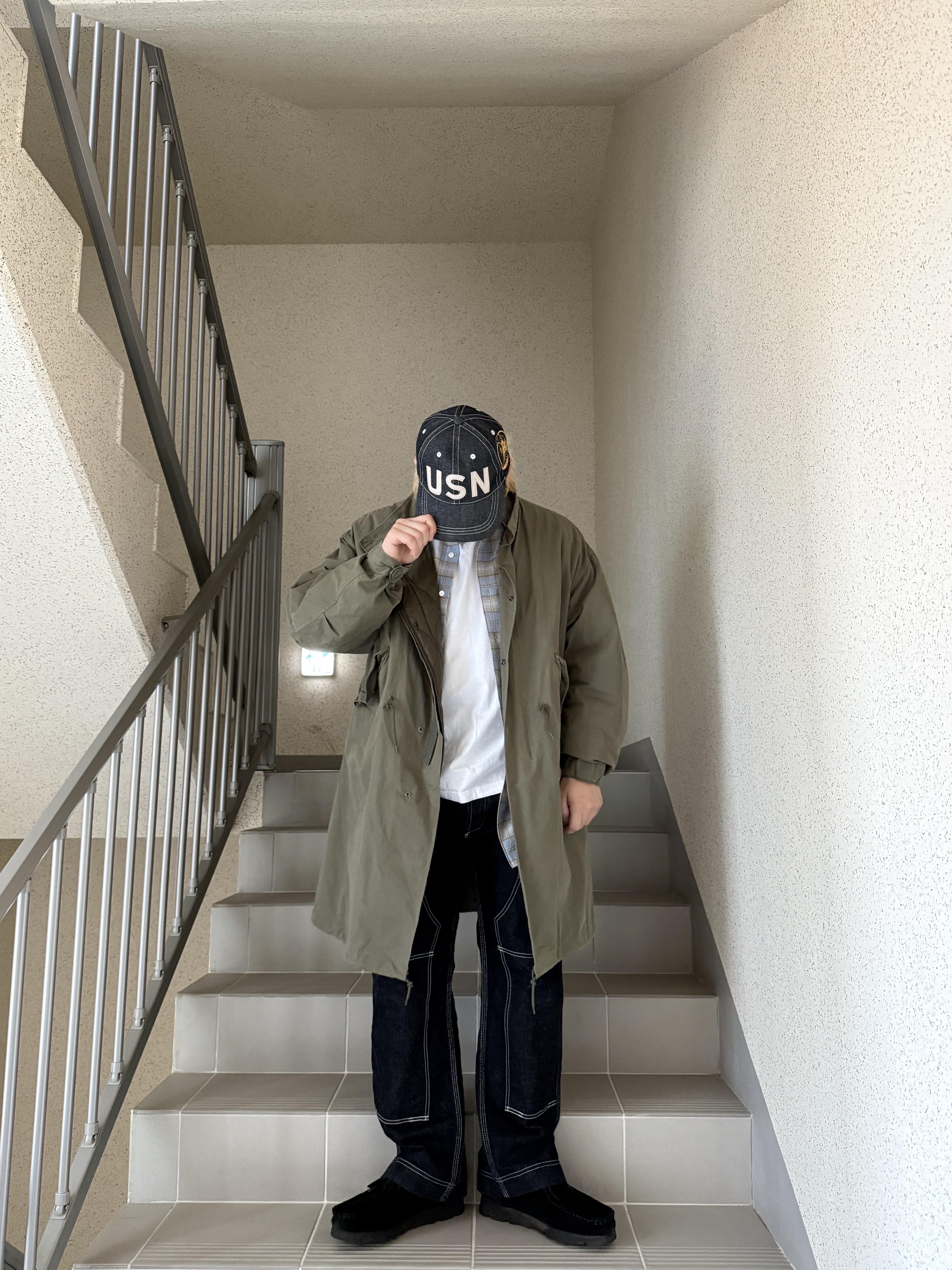 Clarks Wallabee Gore-Tex Black Suede 착용 스타일 - 4
