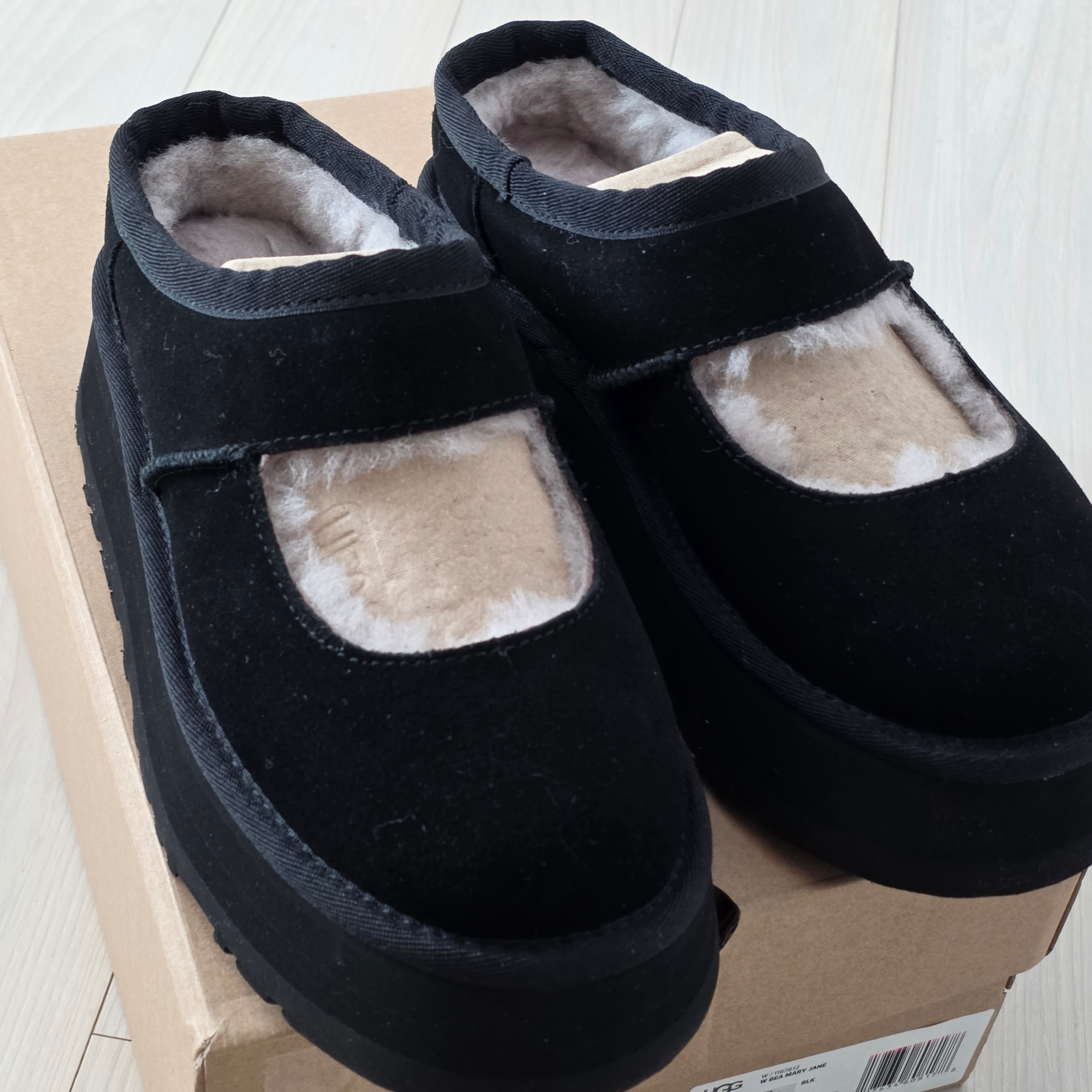 (W) UGG Bea Mary Jane Black 착용 스타일