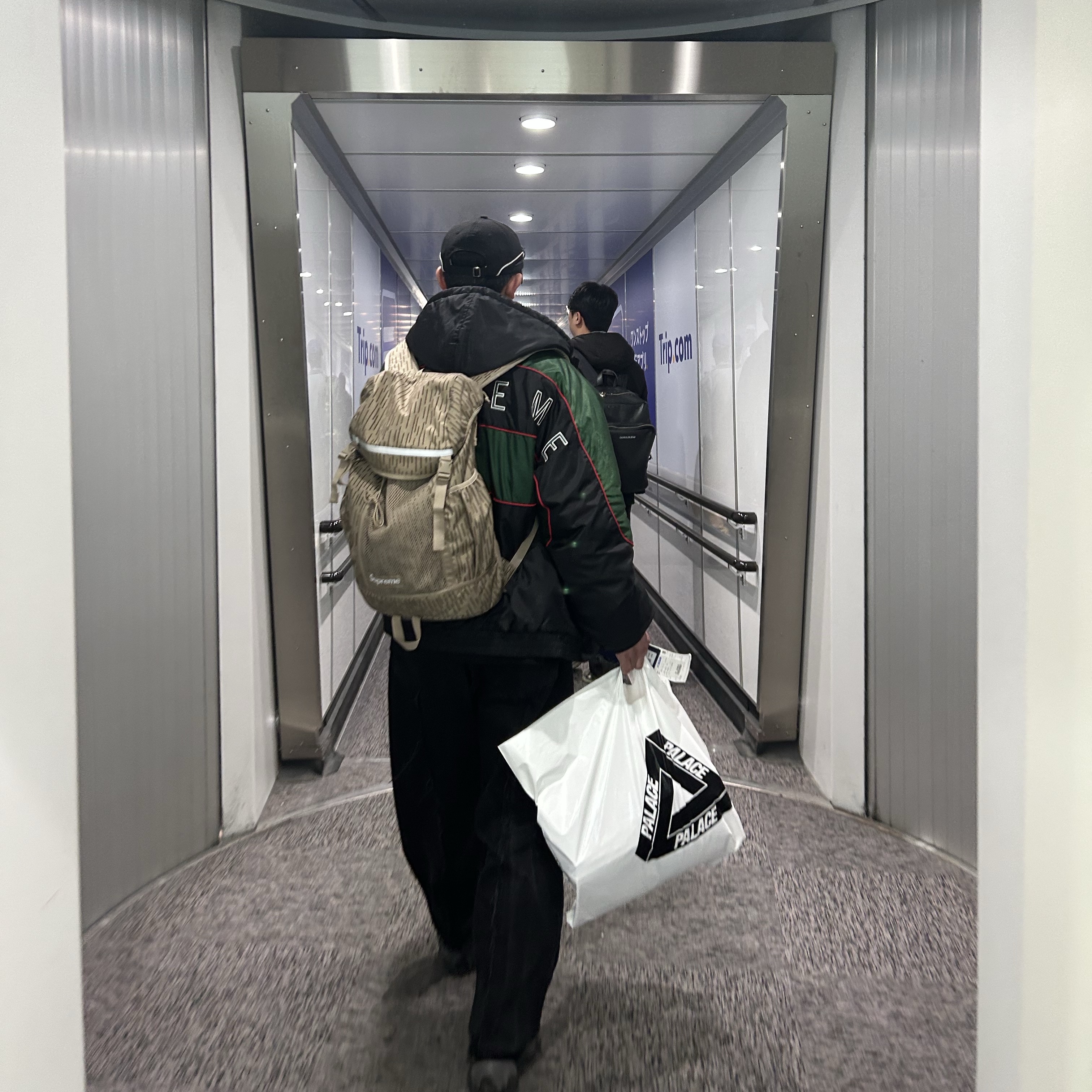 Oakley Eye Jacket Redux Matte Black Frame Prizm Grey Lenses High Bridge Fit, Supreme x Bless Crewneck Black - 23FW 착용 스타일 - 3