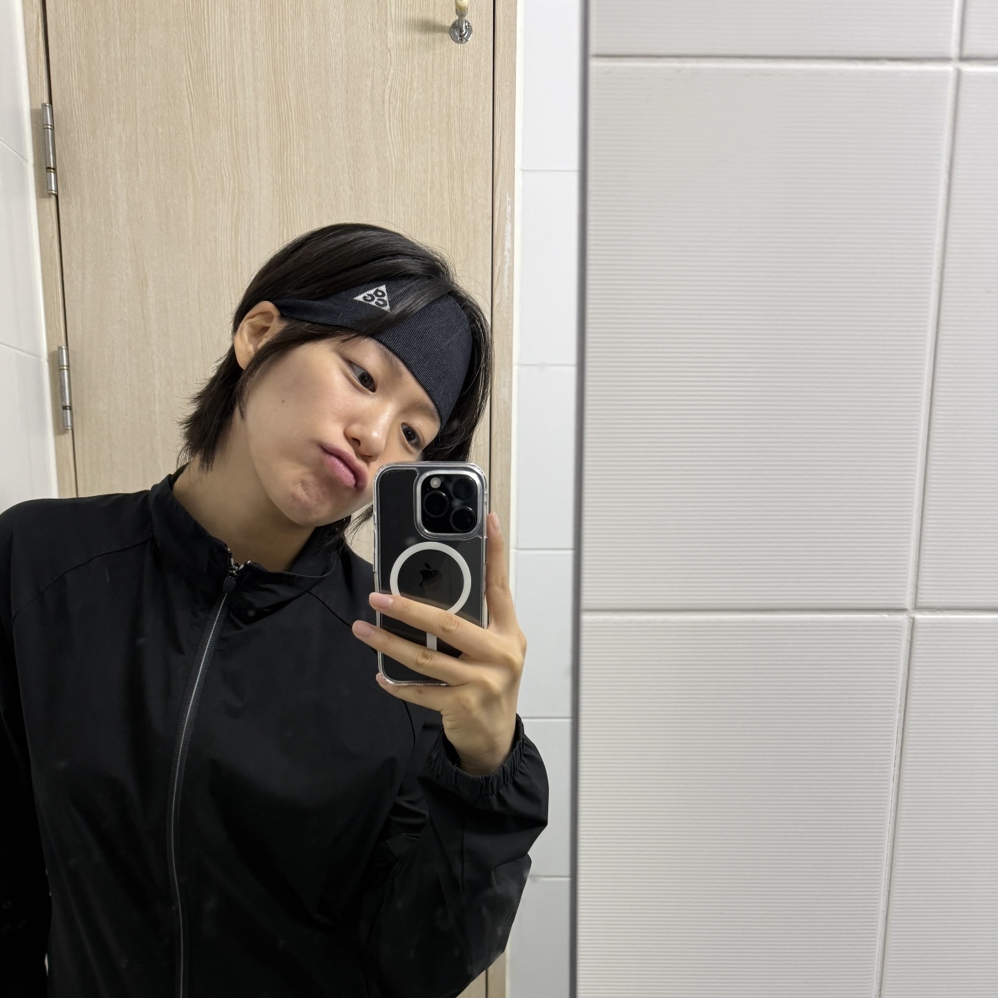 Nike ACG Dri-Fit UV Lightweight Headband Black 착용 스타일 - 2