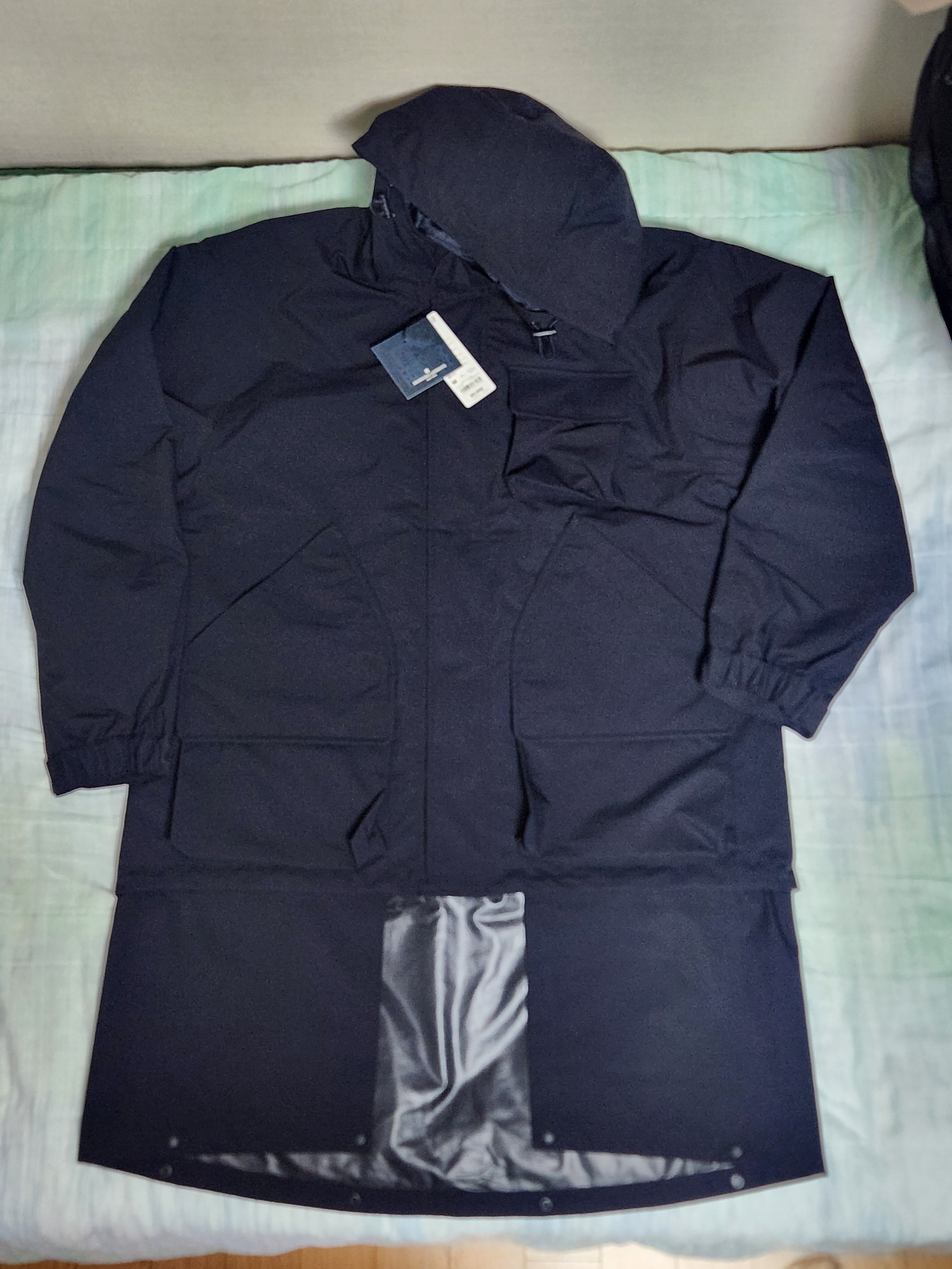 GU x Engineered Garments Padded Shell Parka Navy 착용 스타일