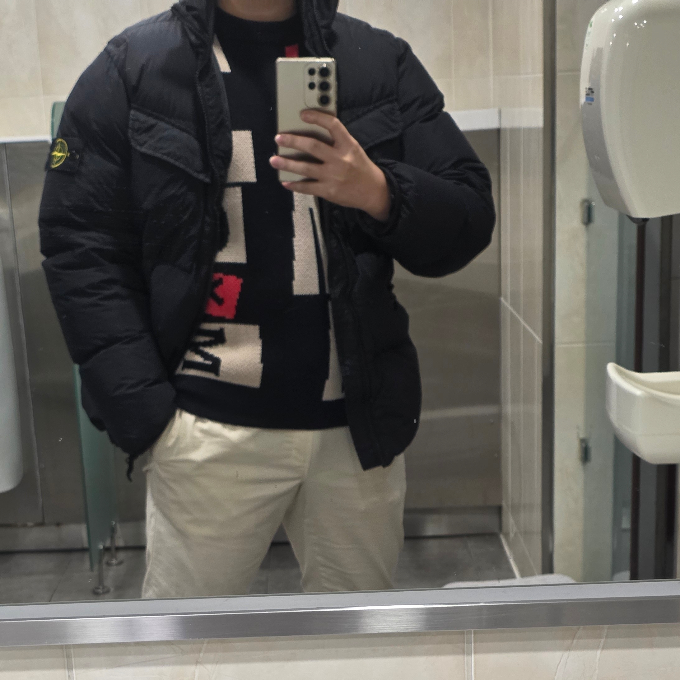Stone Island 40123 Garment Dyed Crinkle Reps R-NY Down Jacket Black - 22FW, Jordan 1 Retro Low OG Black Toe 착용 스타일 - 1