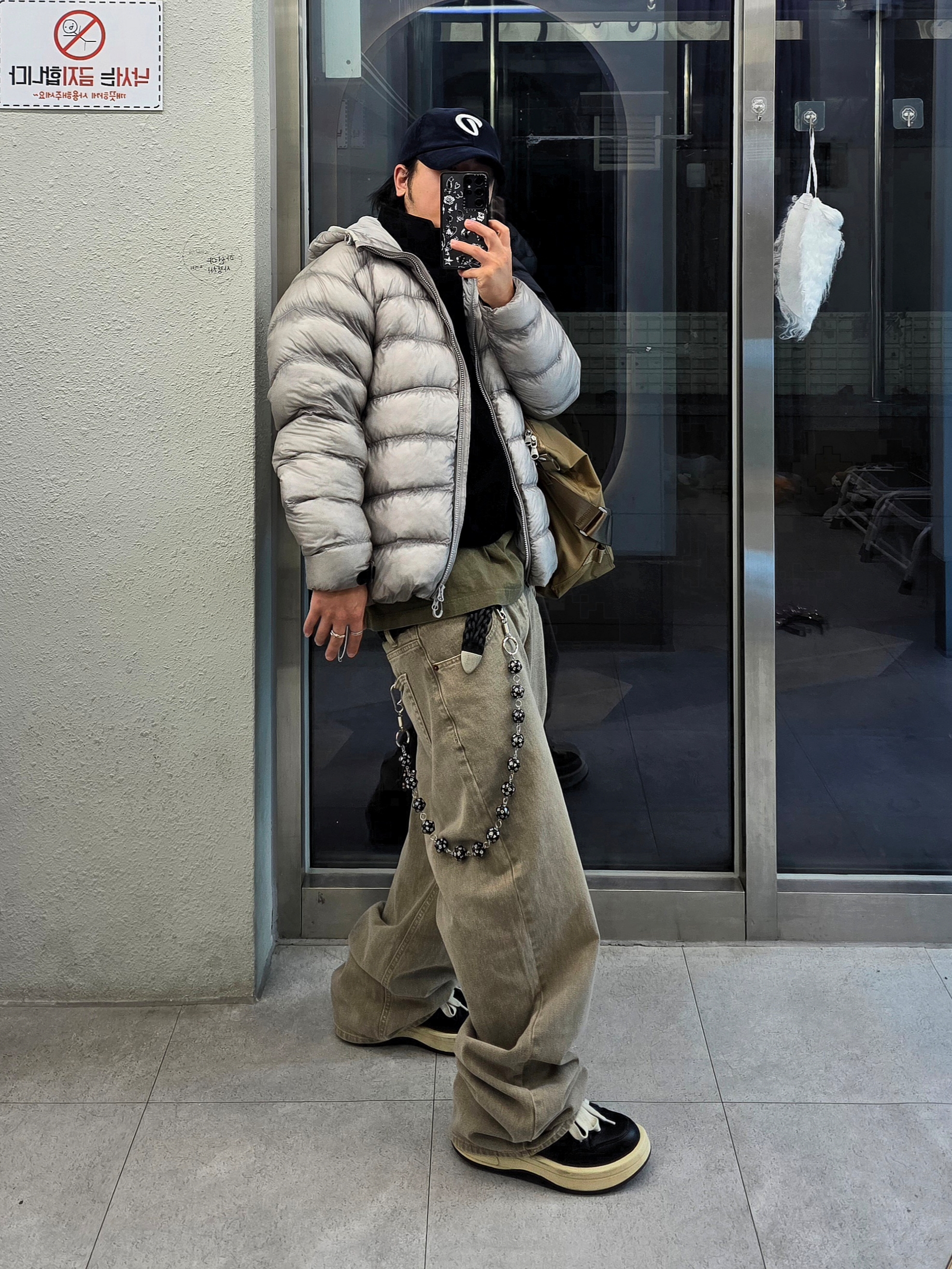 Salomon UNI Cross Insulation Jacket Light Grey, Converse x Drkshdw Turbowpn Black Cream 착용 스타일 - 5