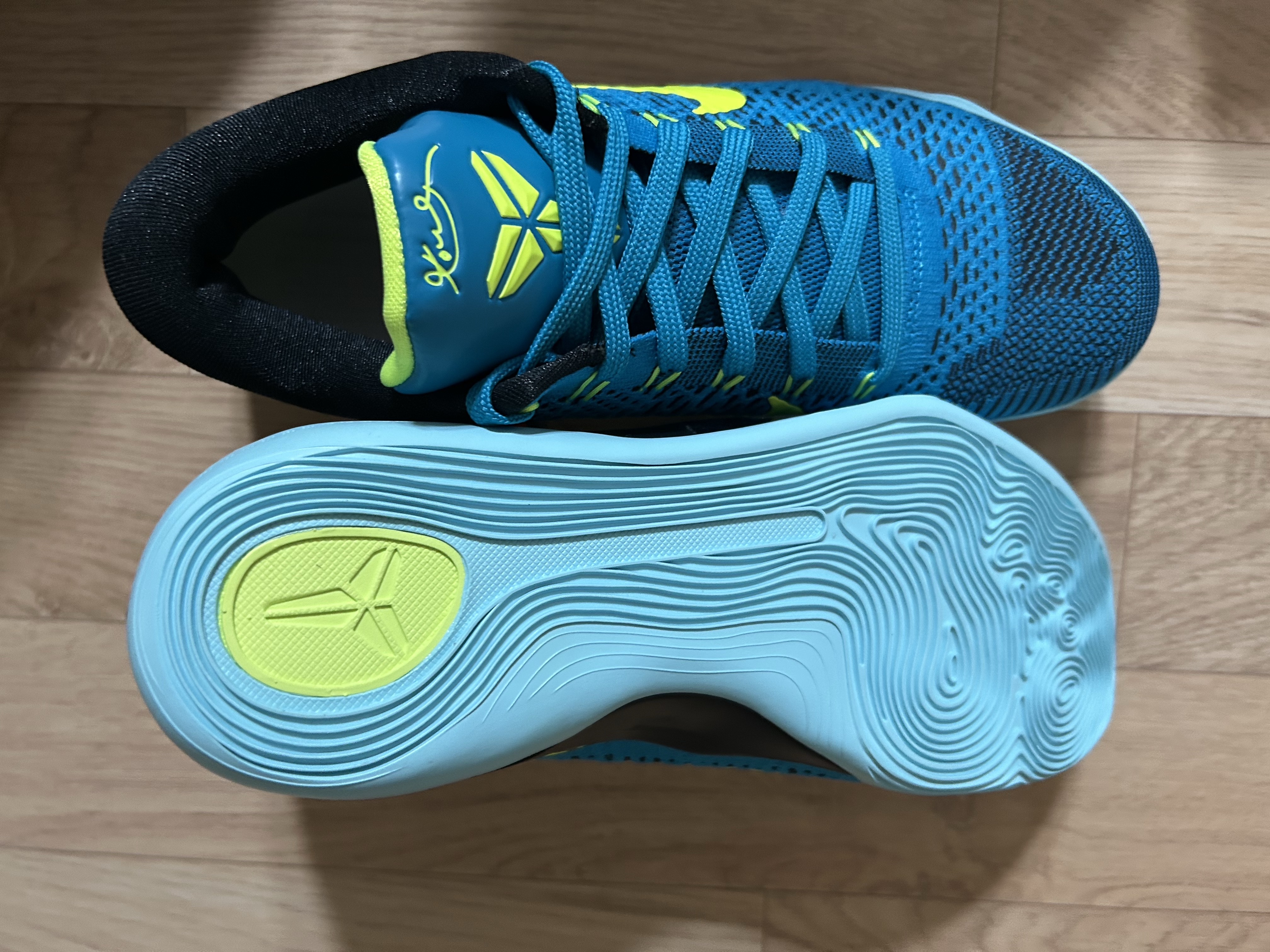 Nike Kobe 9 Elite Low Protro Neo Turquoise and Volt 착용 스타일